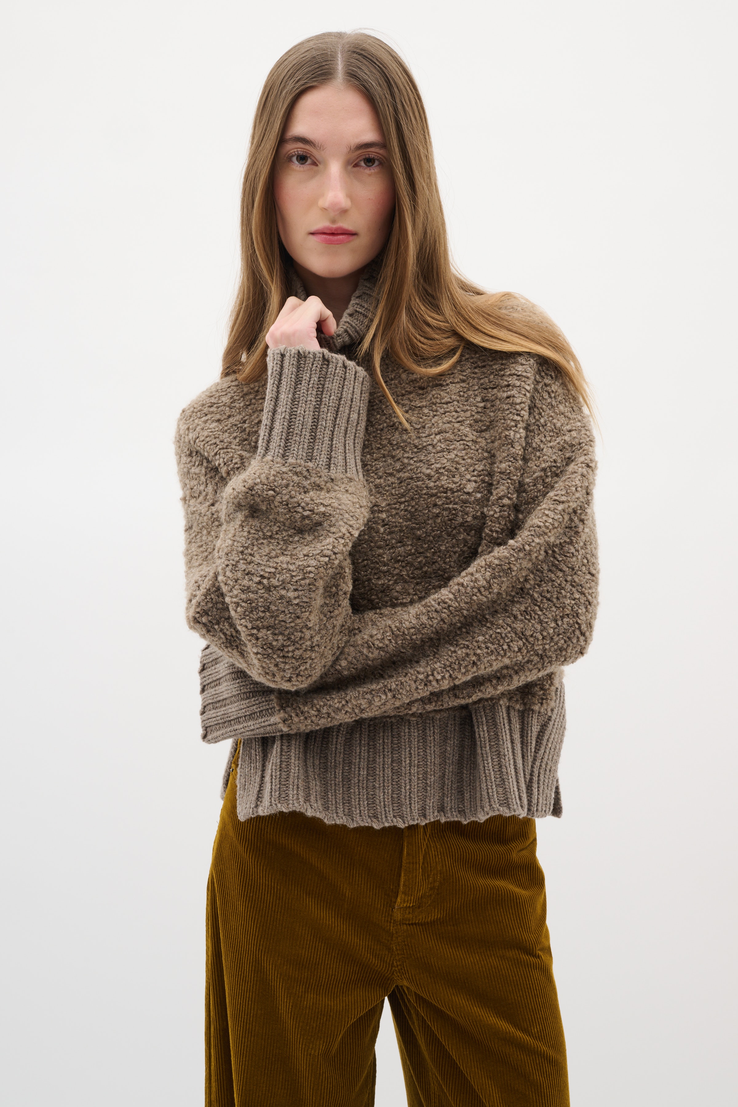 GuoIW Highneck Pullover LOOKBOOK FRONT 30110937-1813041