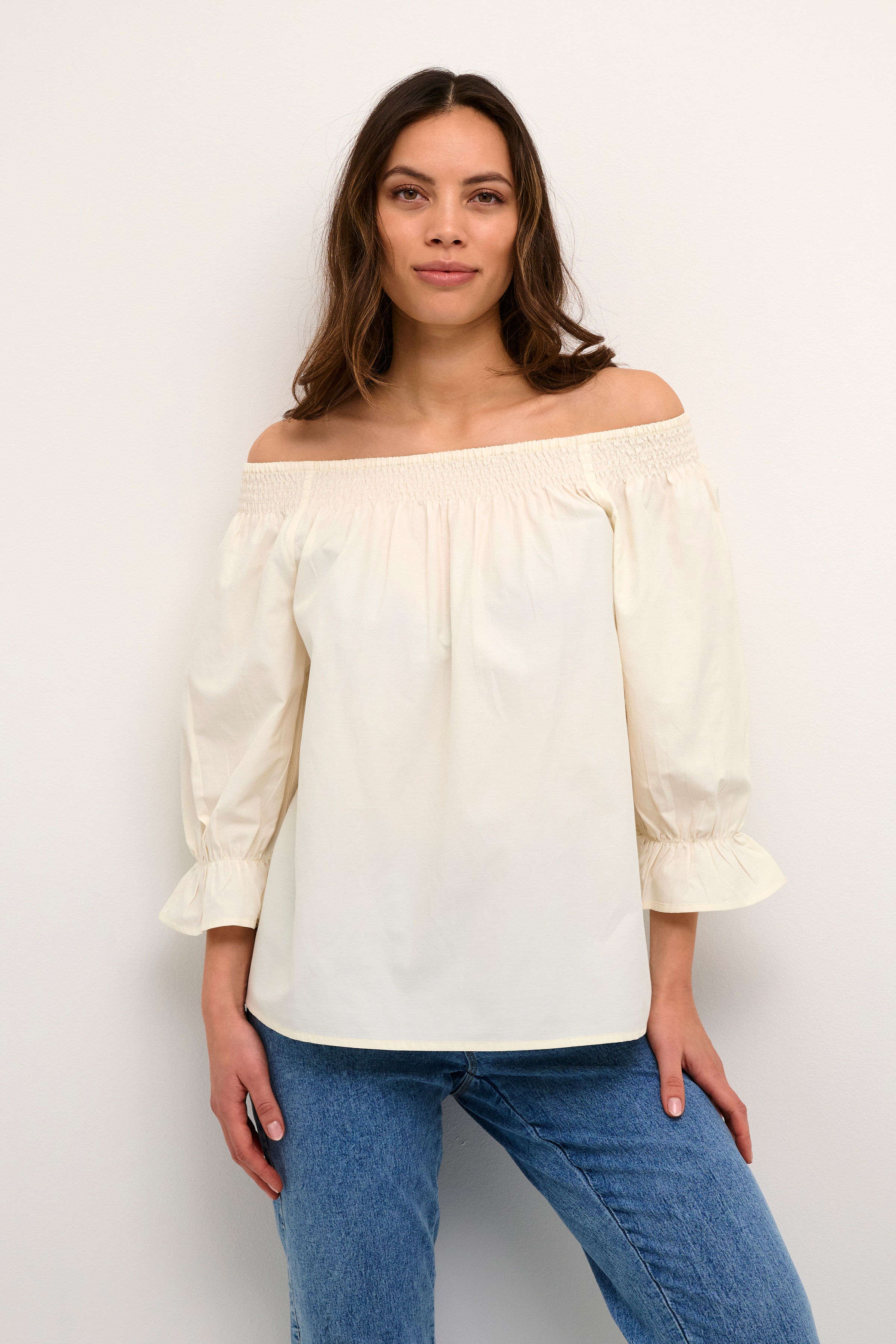 KAkira Blouse LOOKBOOK FRONT 10507419-110601