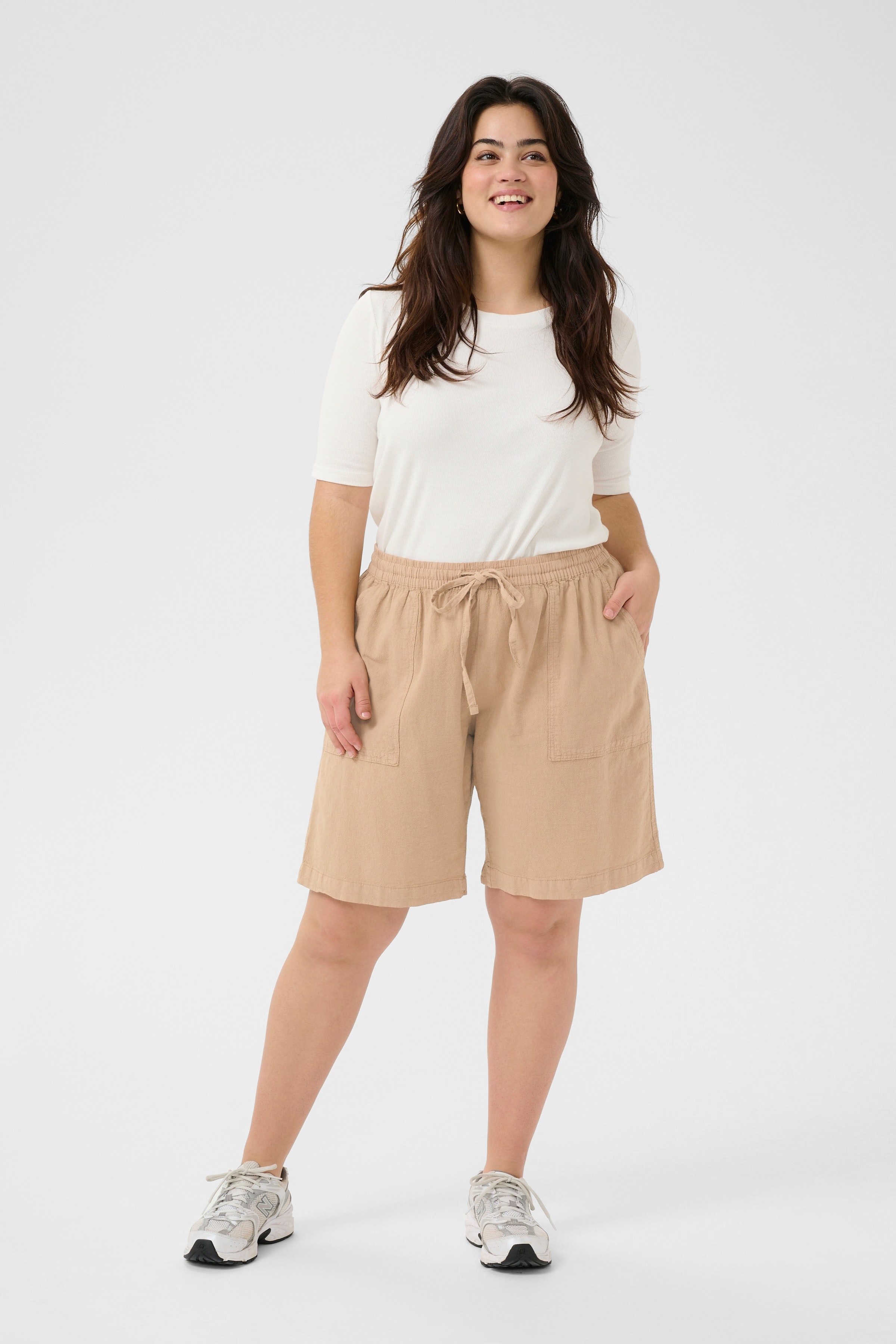 KCnana Shorts LOOKBOOK FRONT 10582894-101239