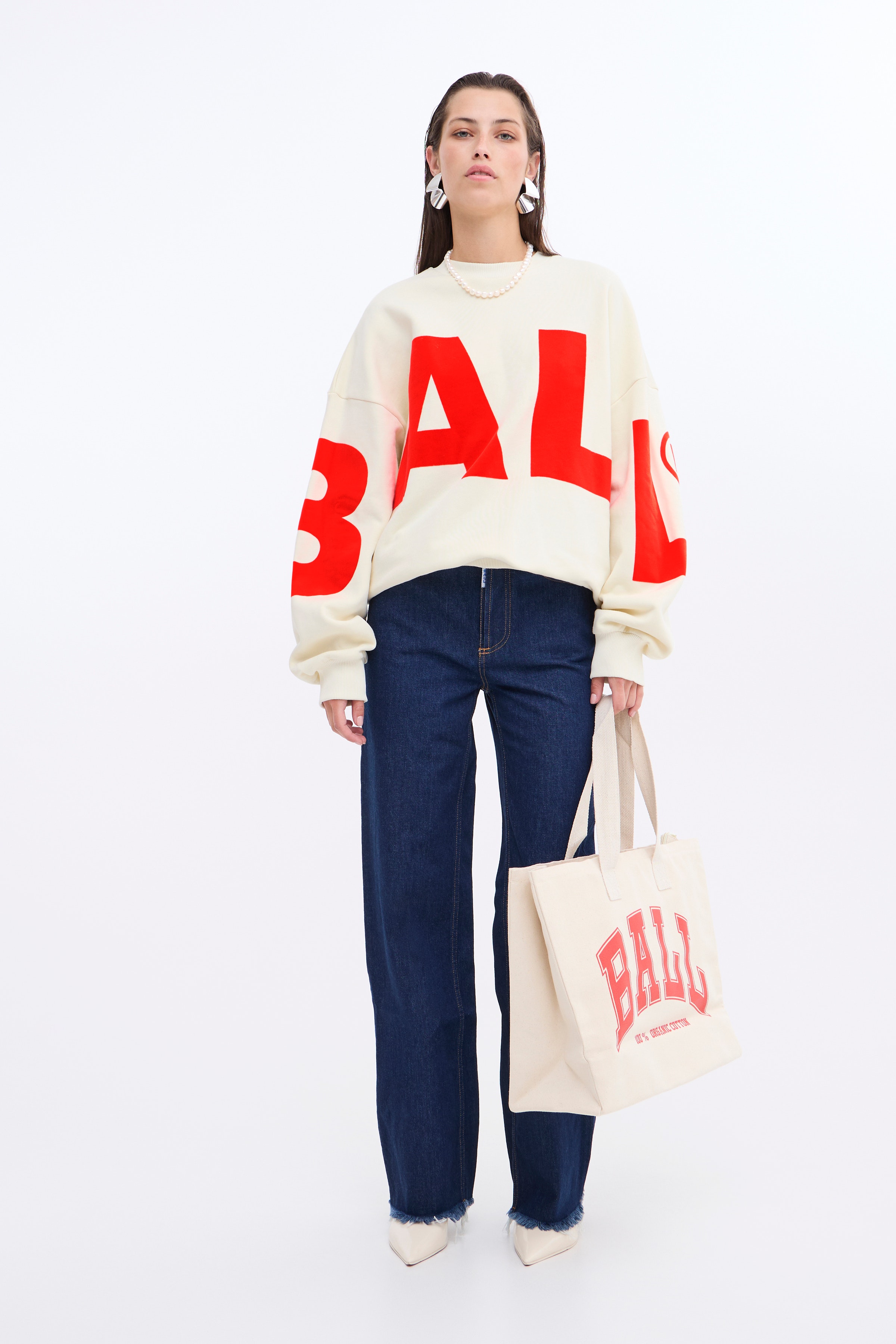 BALL WHAM FLOCK CREW NECK LOOKBOOK FRONT 50405206-B1010