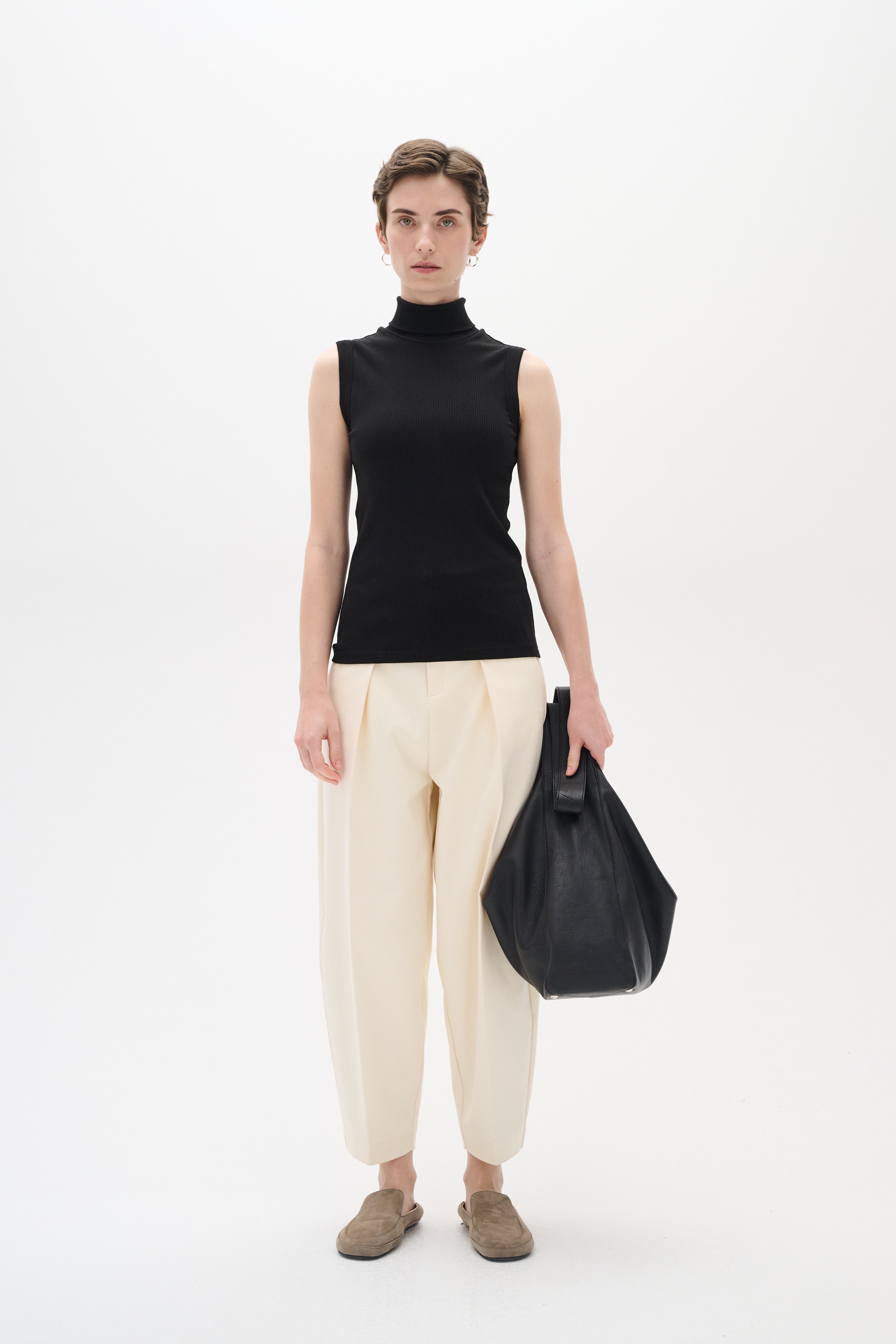 DAGNAIW Turtleneck TOP LOOKBOOK FRONT 30106690-194008