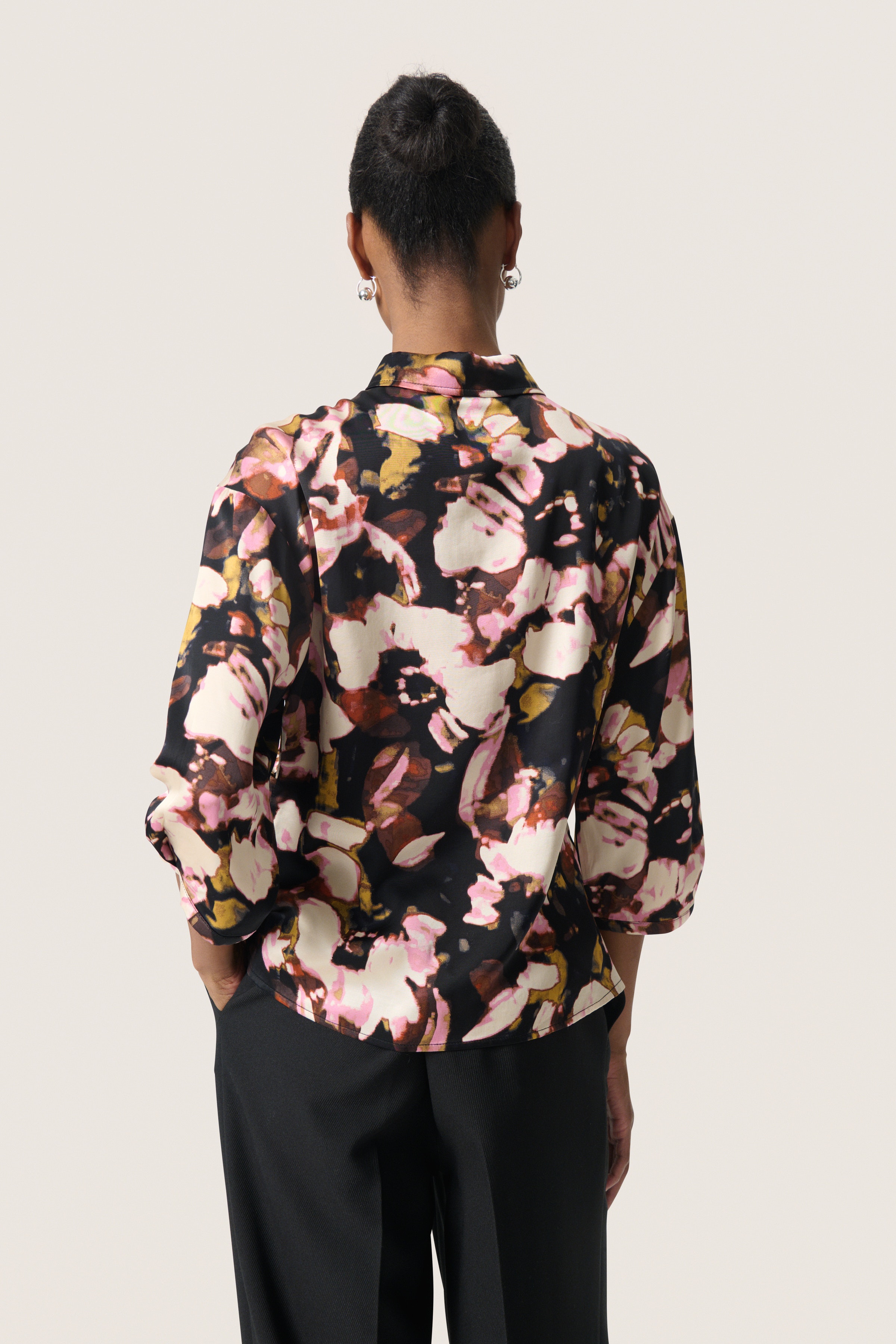 SLCinna Shirt LOOKBOOK BACK 30408801-304164