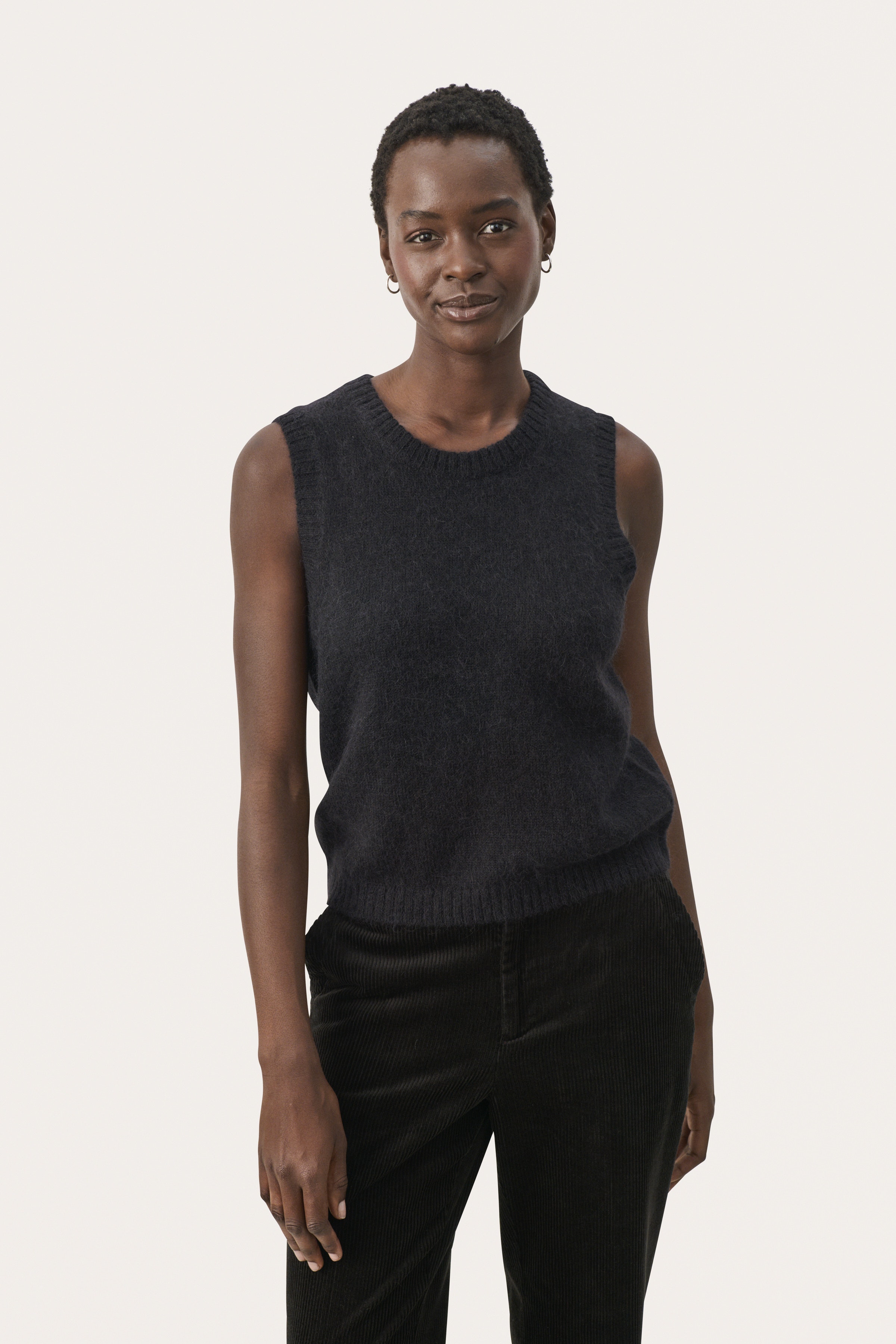 KatalinaPW Stickad väst LOOKBOOK FRONT 30306346-194008