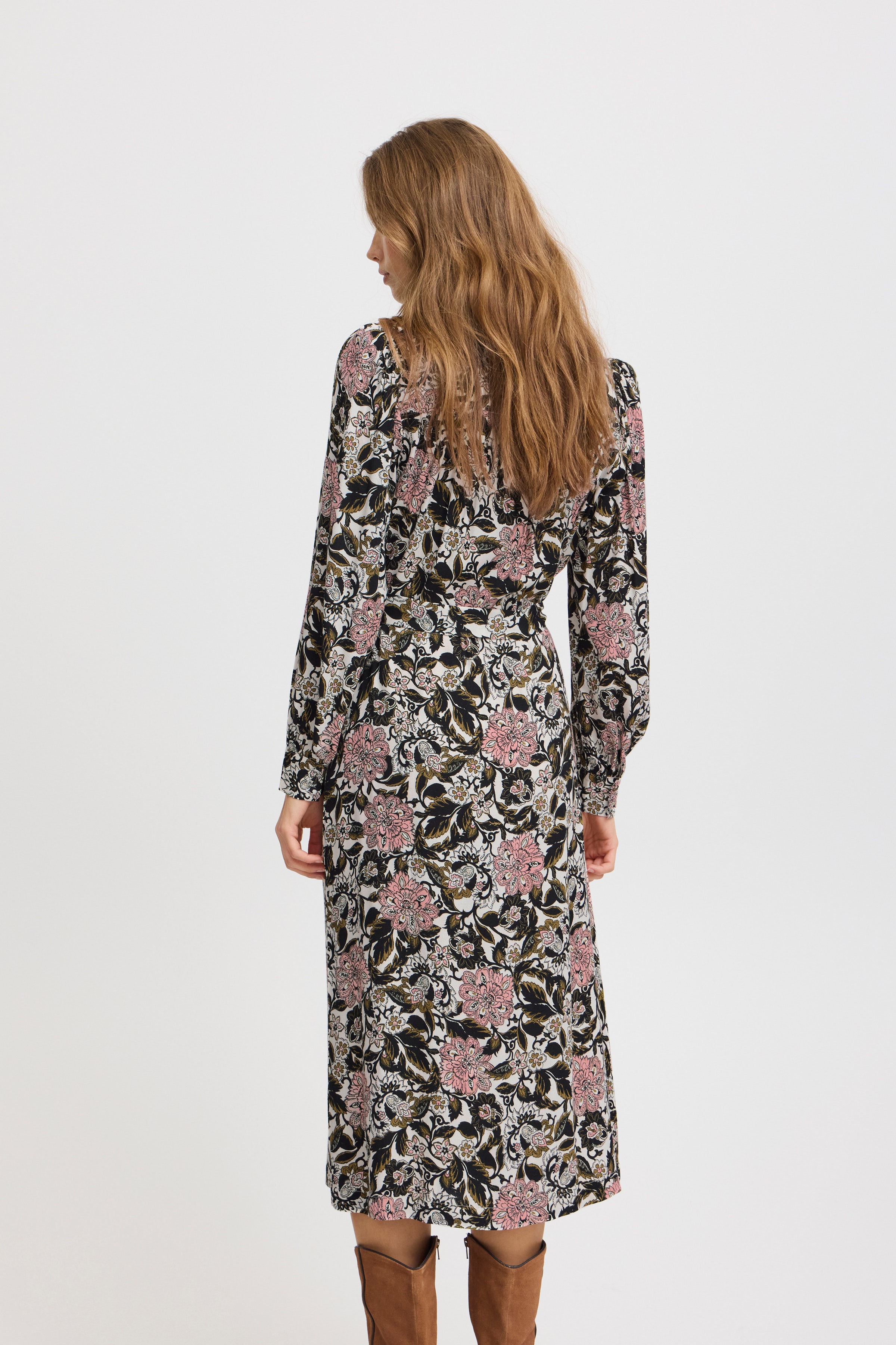 IRROSIE Robe LOOKBOOK FRONT 20121628-203454