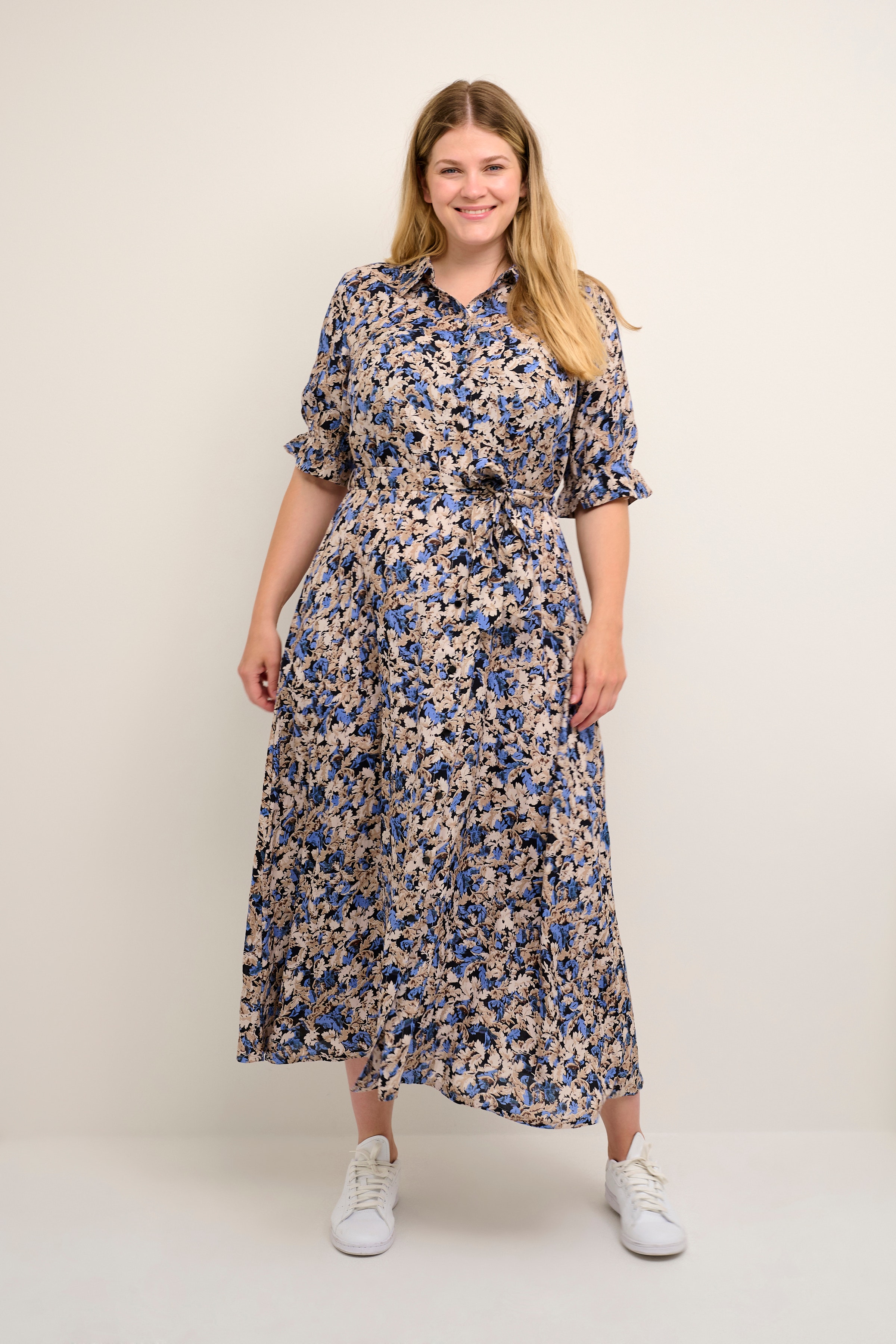 KCbetty Klänning LOOKBOOK FRONT 10580936-102936