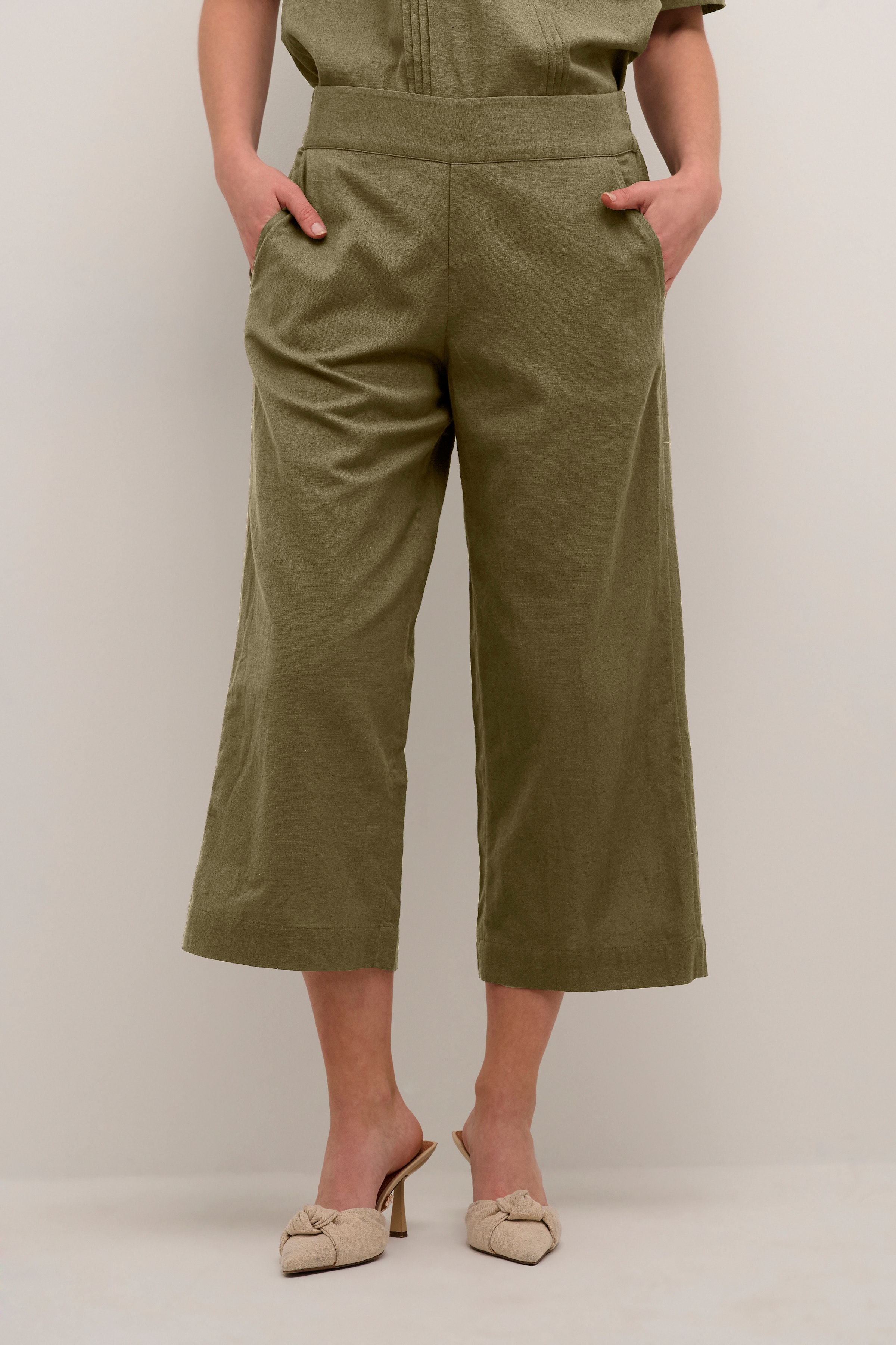 BPkia Trousers LOOKBOOK FRONT 10590416-180521B