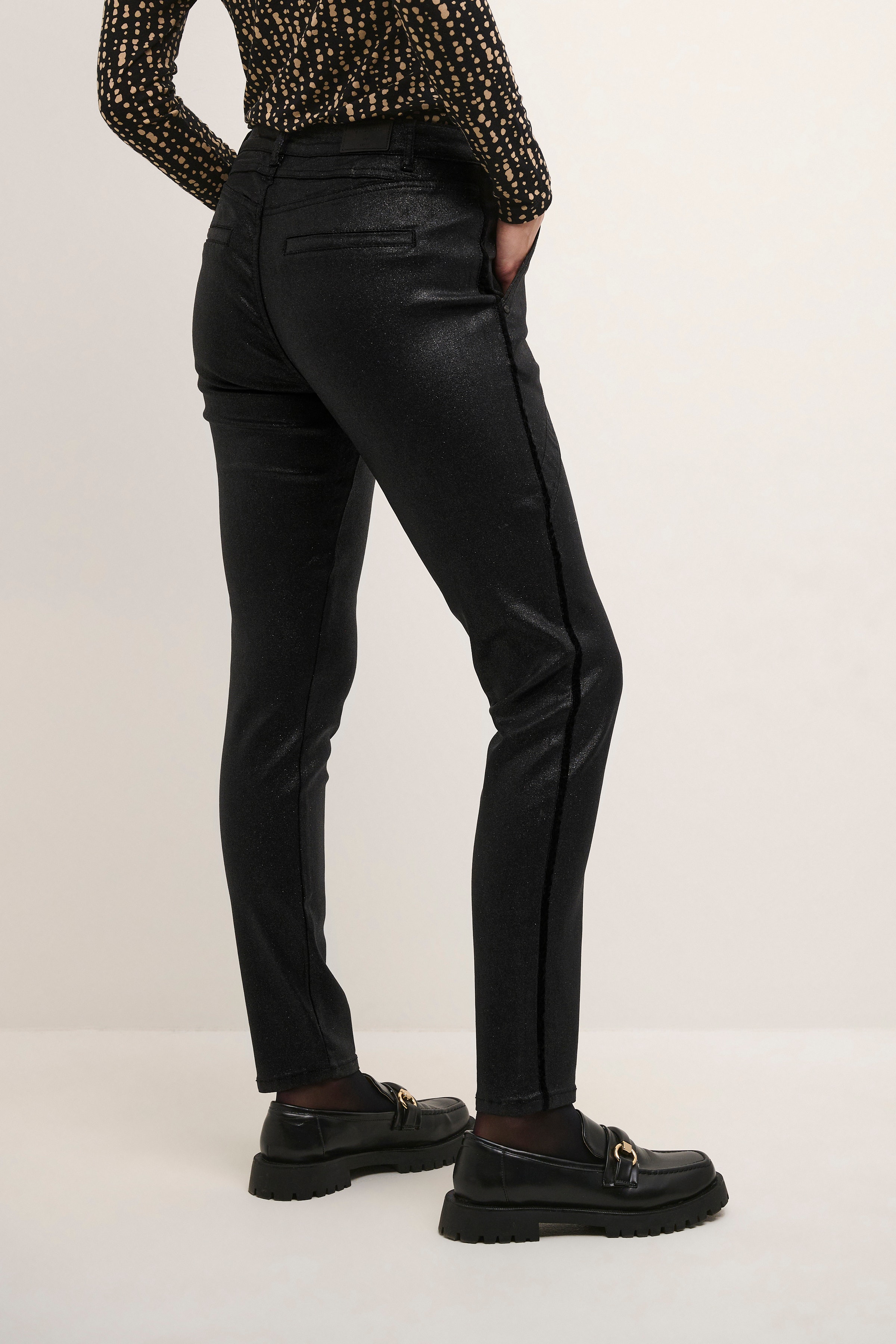 CRKelly Trousers LOOKBOOK BACK 10610877-102085