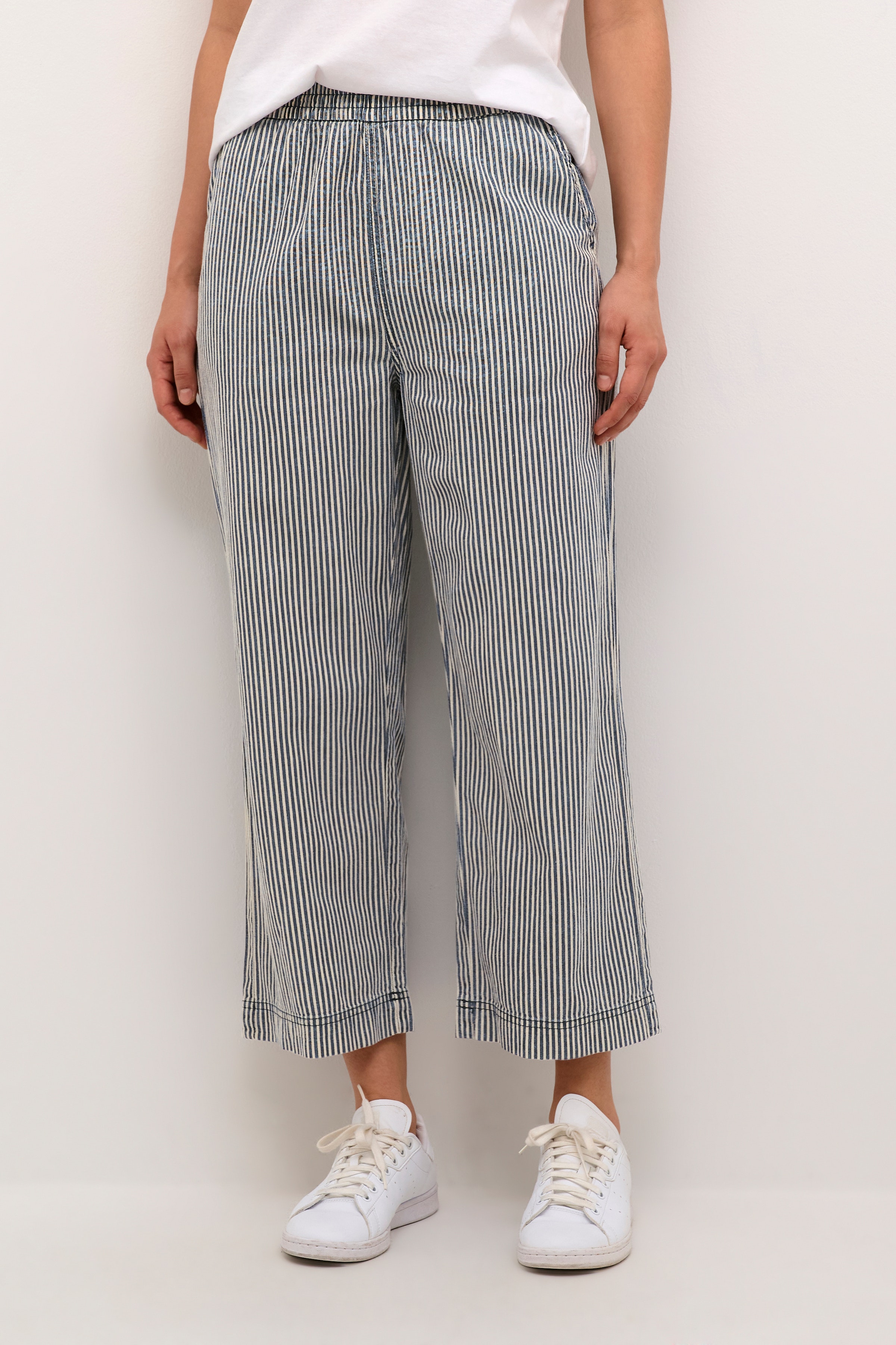 KAnaya Trousers LOOKBOOK FRONT 10509009-106298