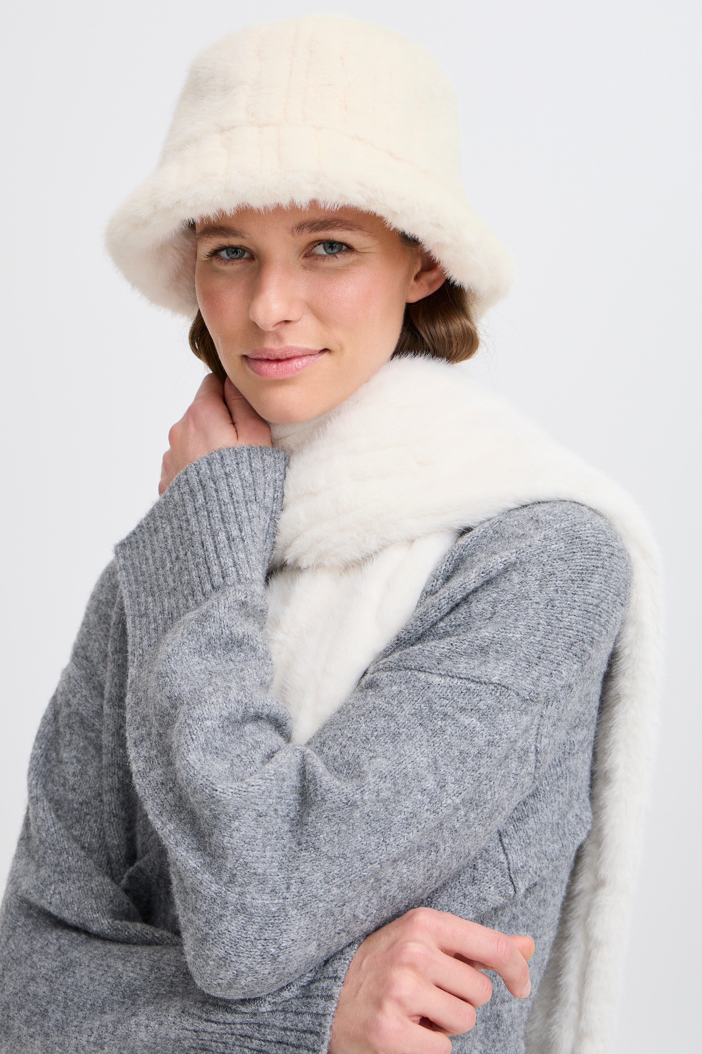 BYVAUX Hatt LOOKBOOK FRONT 20818366-130905