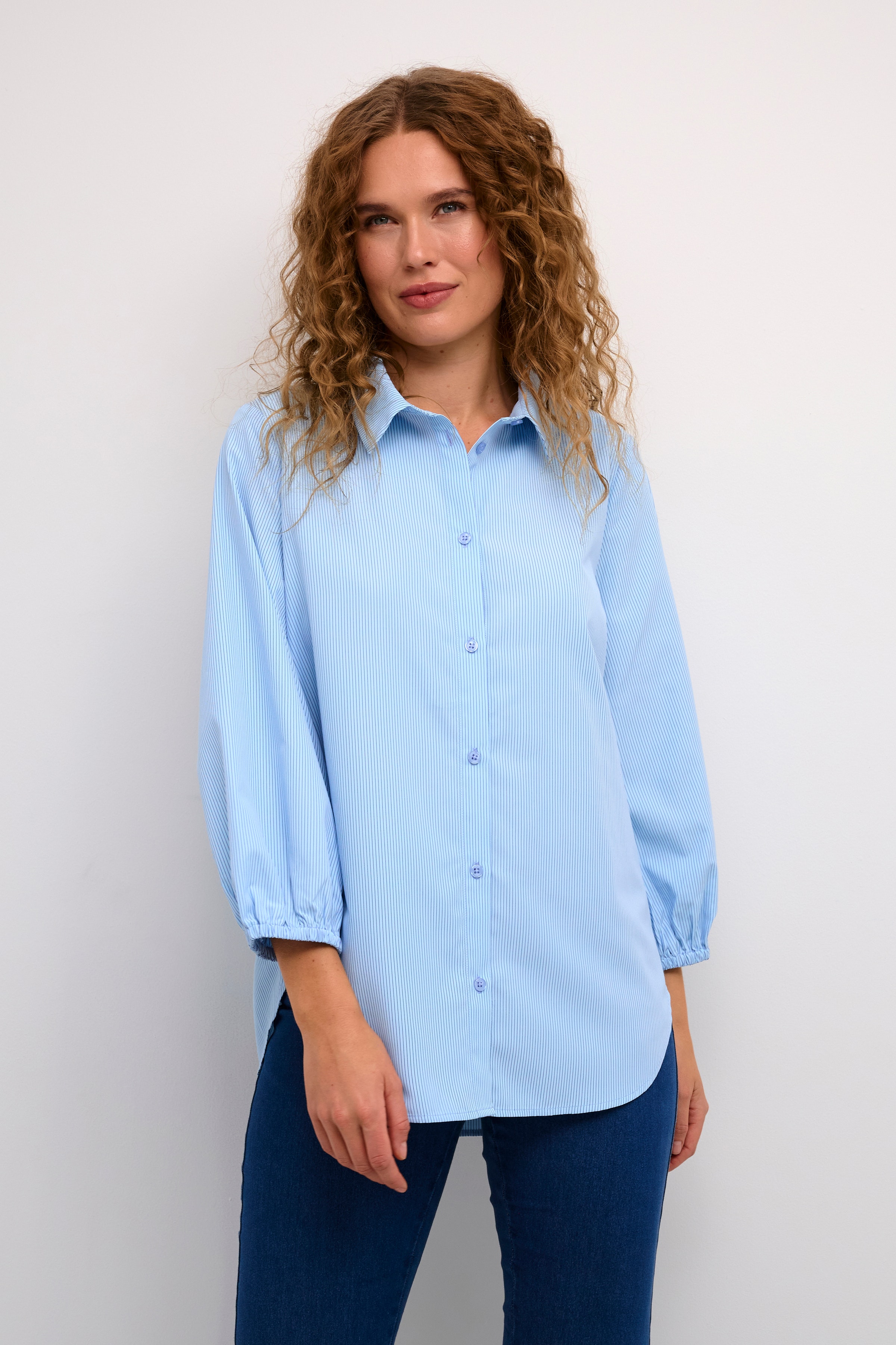 KAromana Shirt LOOKBOOK FRONT 10508945-106624