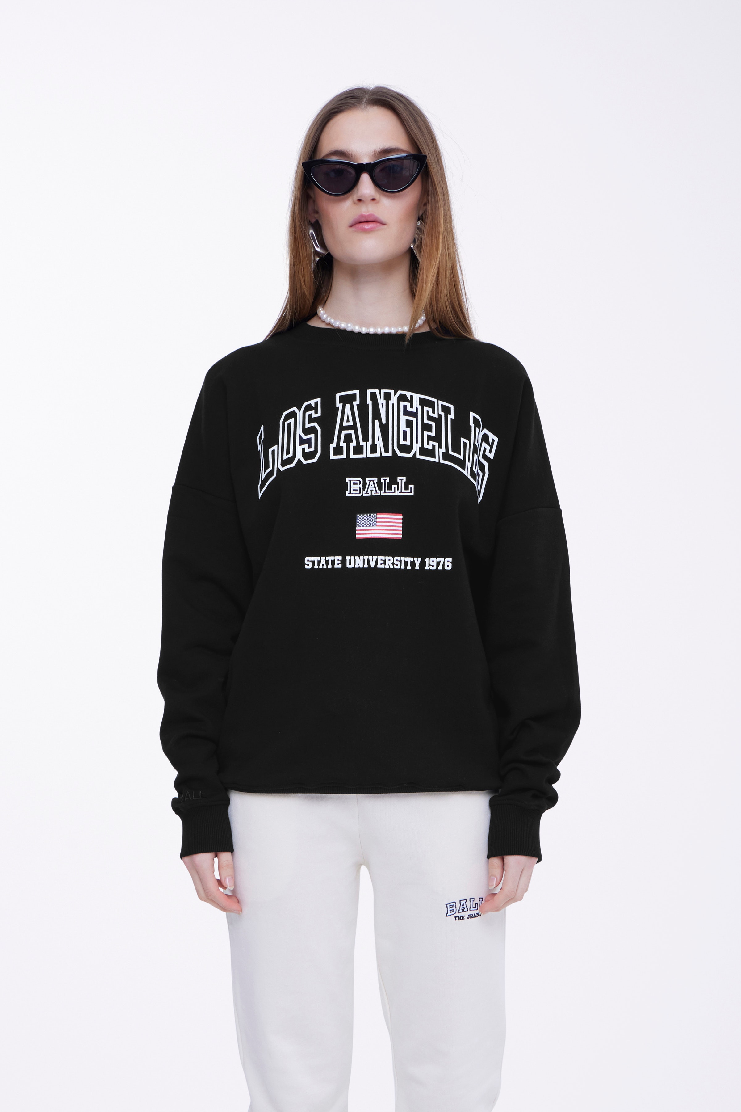 L. SMITH SWEATSHIRT LOOKBOOK FRONT 50400051-193911