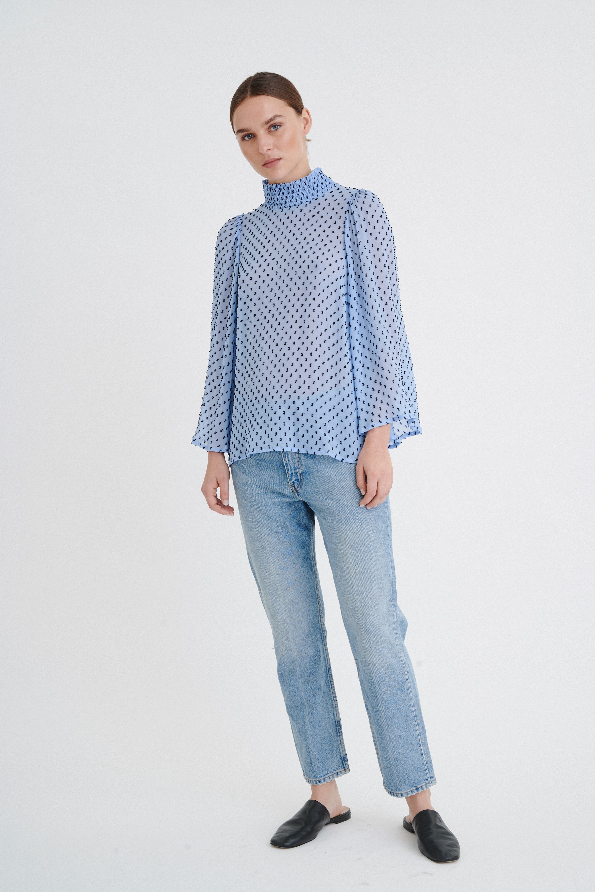 LeiaIW Blouse LOOKBOOK FRONT 30105086-10205