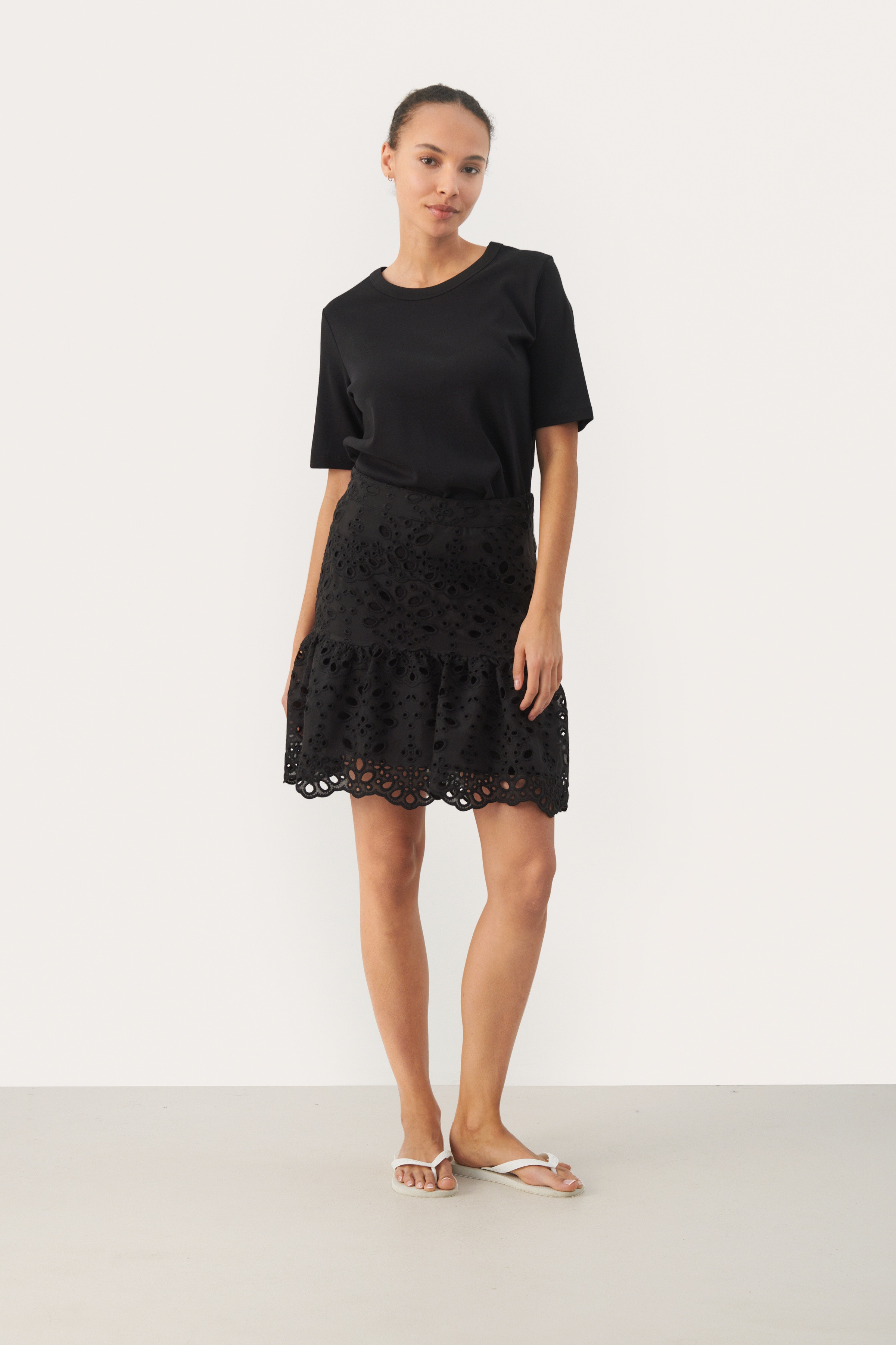 GizellePW Short lace skirt LOOKBOOK FRONT 30308689-194008