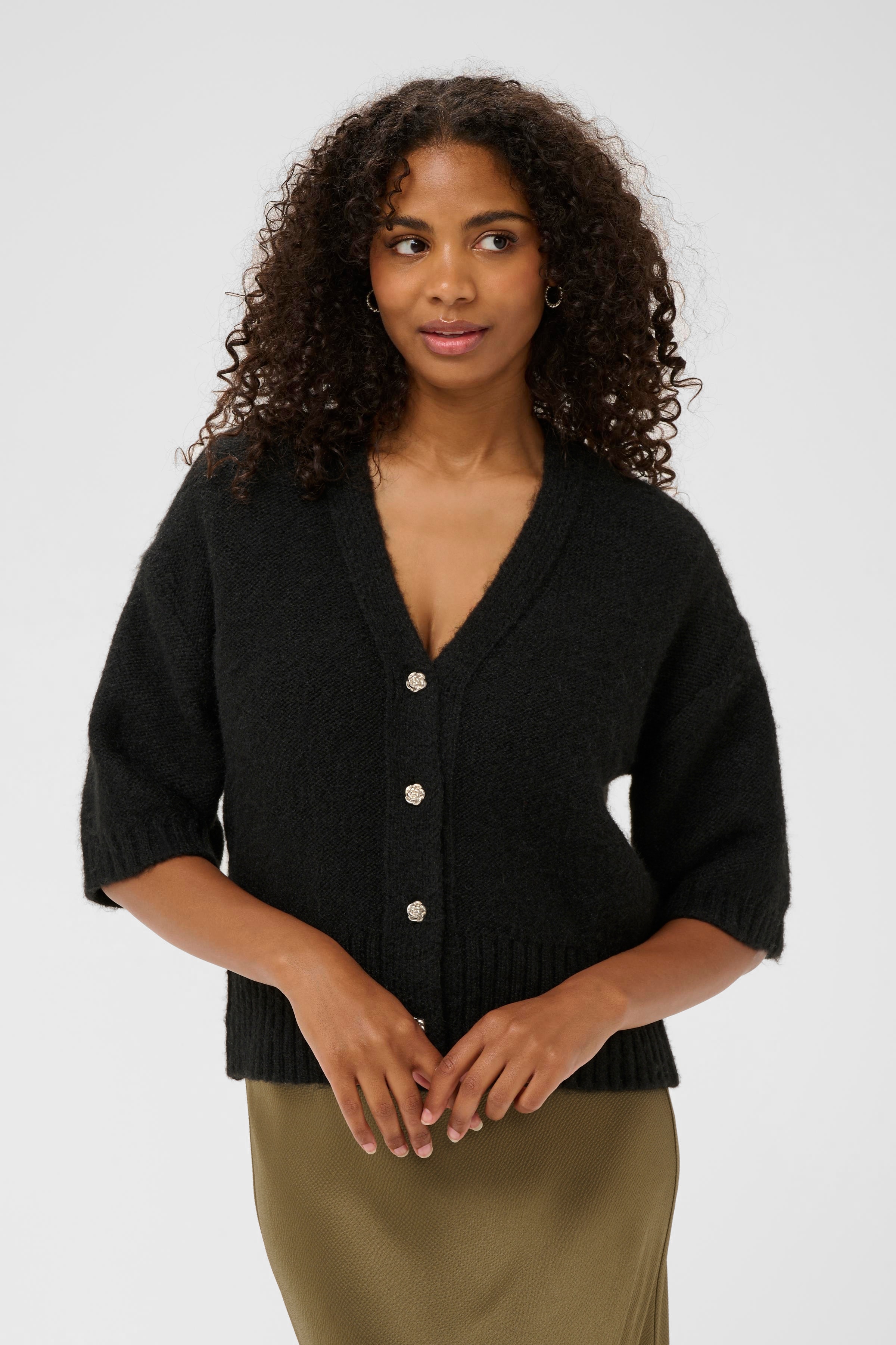 KAlabis Cardigan LOOKBOOK FRONT 10510680-100121