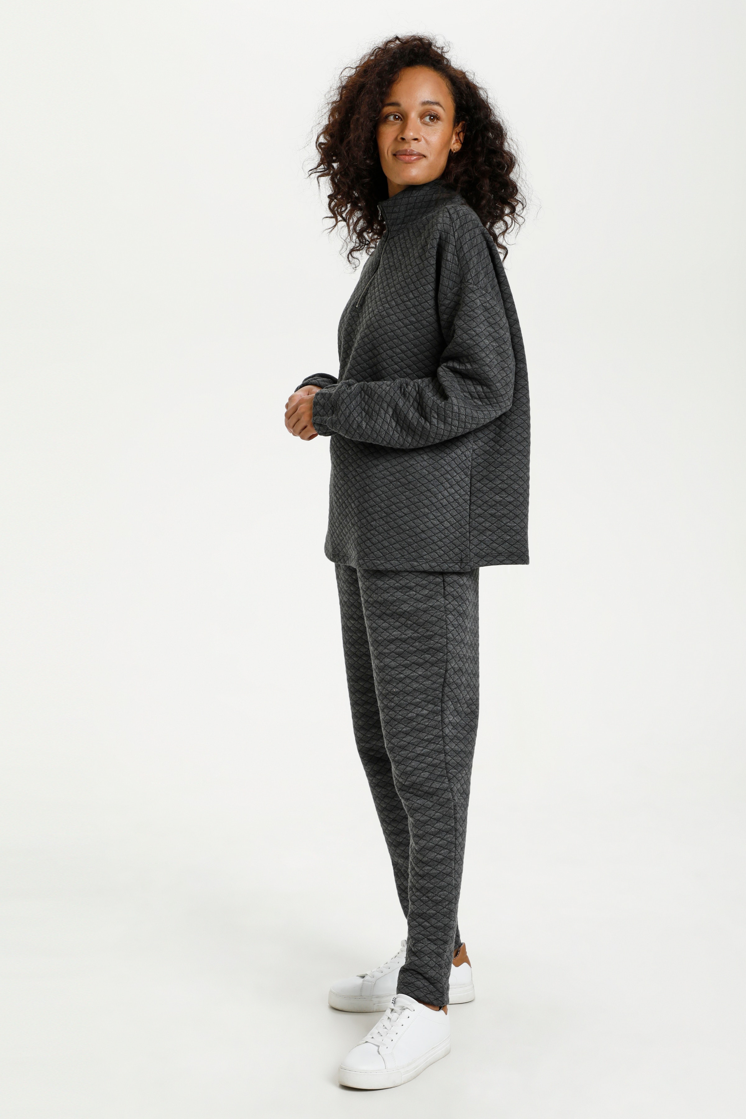 KAjoulyn Strikbukser LOOKBOOK FRONT 10505797-100125