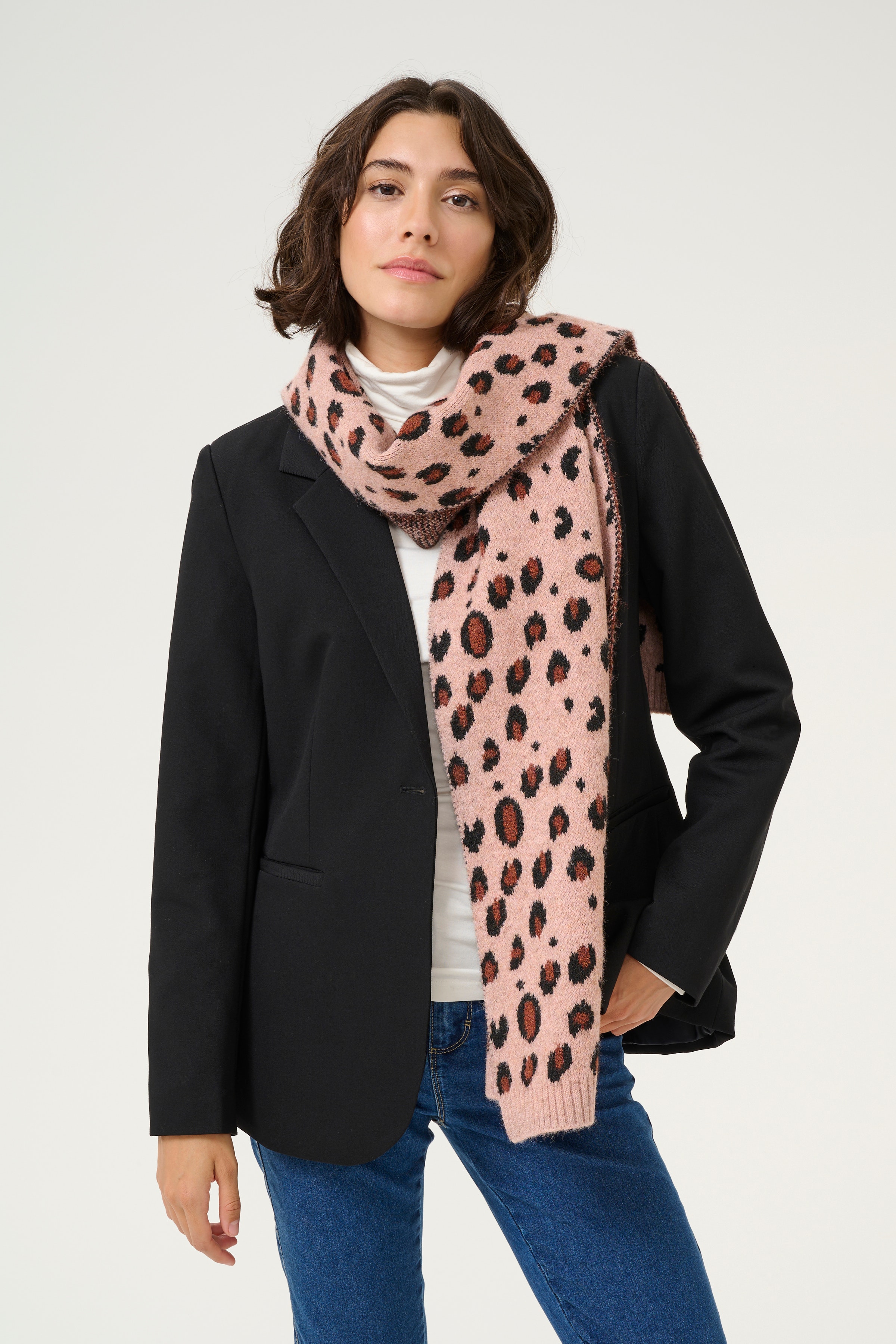 KAmae Tørklæde LOOKBOOK FRONT 10509908-107448