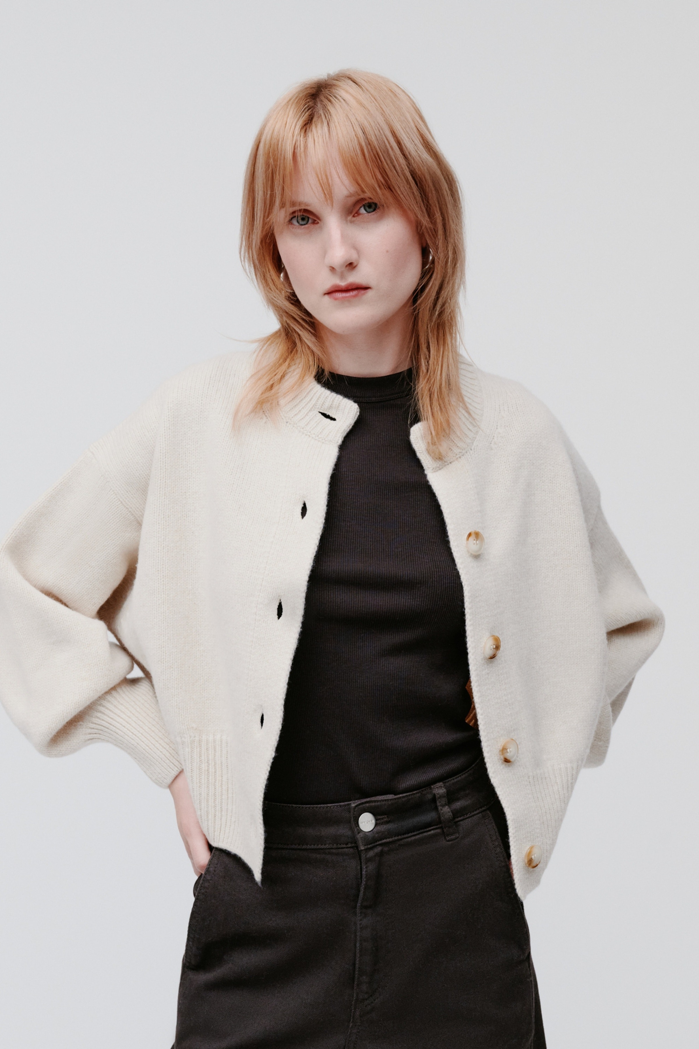 KARMA Cardigan LOOKBOOK FRONT 30600599-BE456