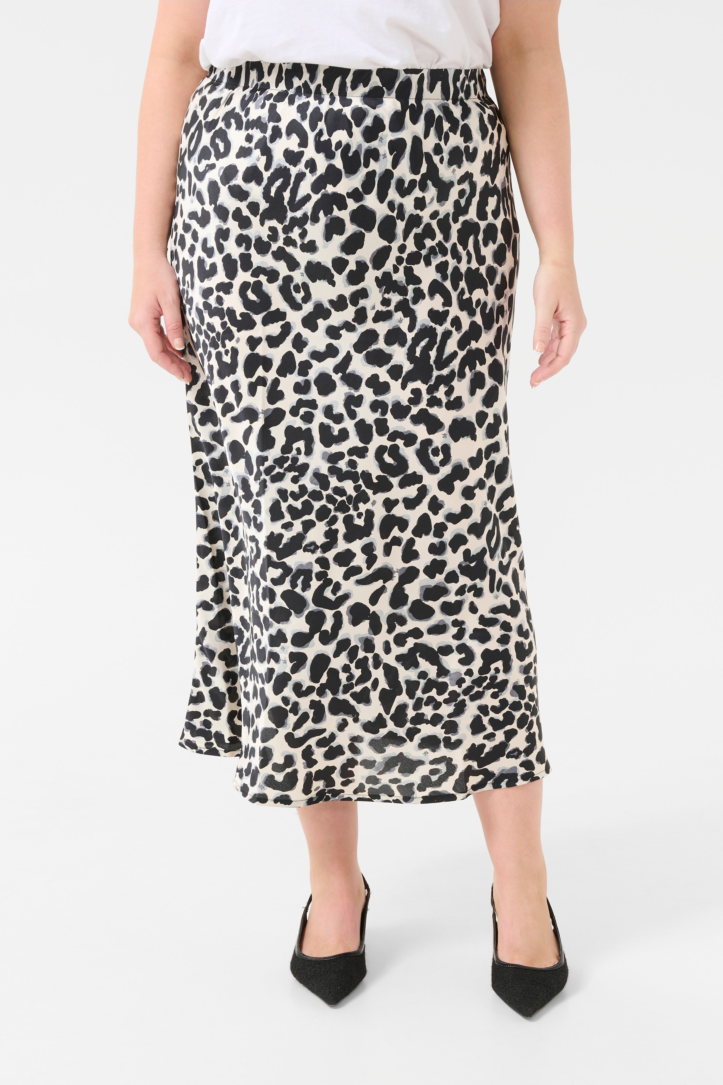 KCjuna Leopard Skirt LOOKBOOK FRONT 10583322-107798