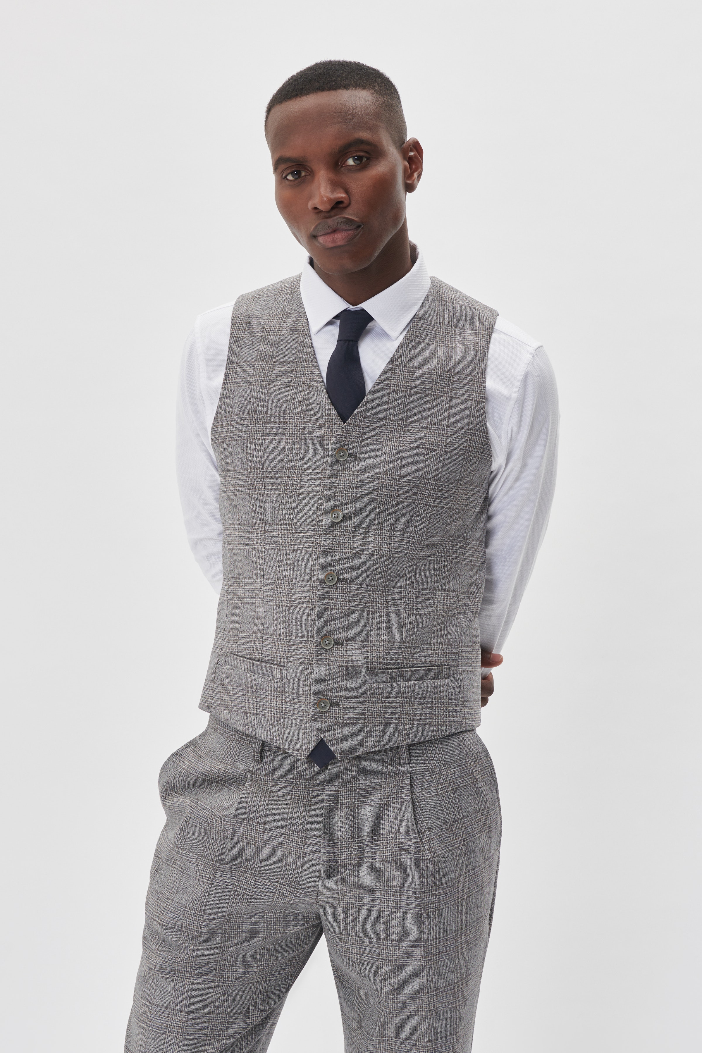 MAbreck Waistcoat LOOKBOOK FRONT 30207568-1705101