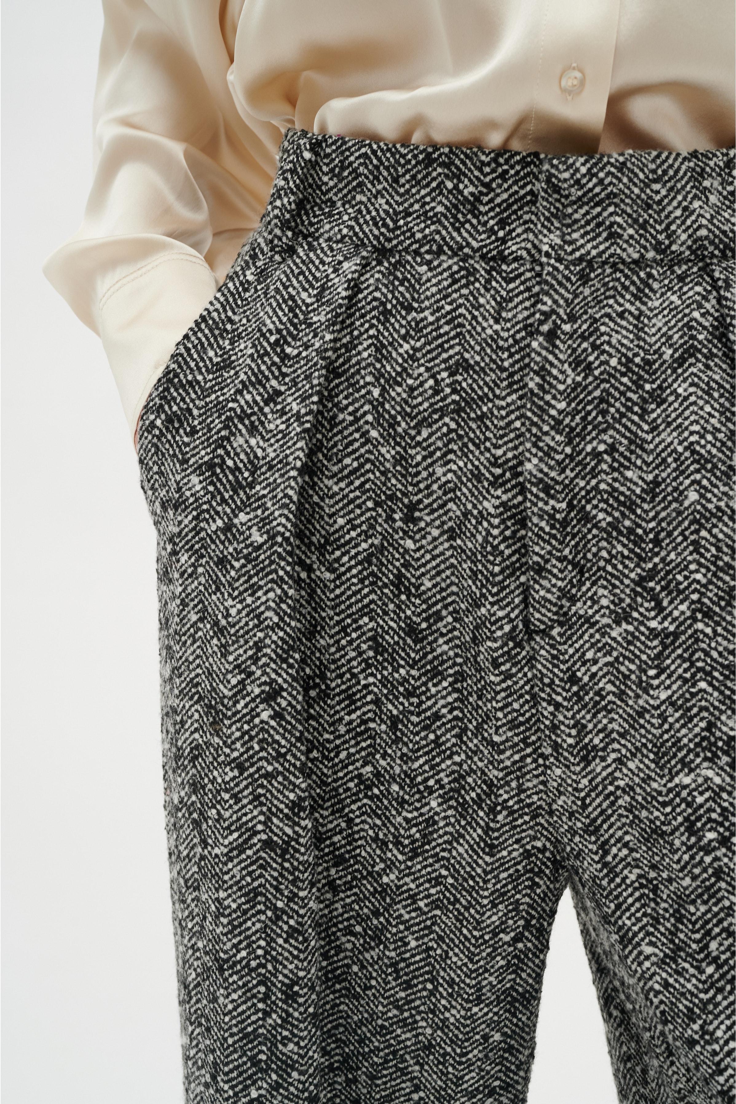 ZacIW Trousers LOOKBOOK DETAIL 30108837-300027