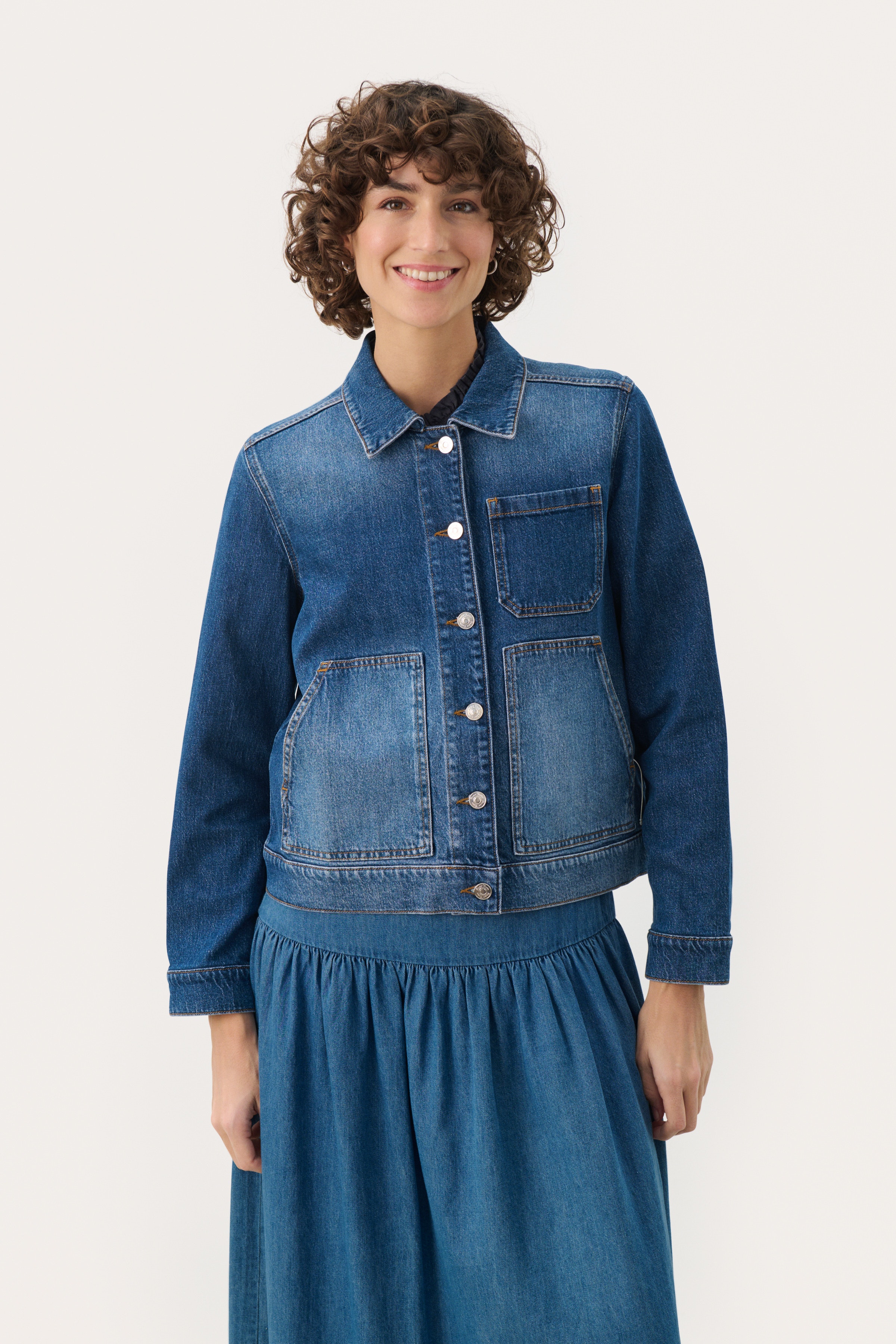 NanniePW Casual Denim Jacket LOOKBOOK FRONT 30309338-300156