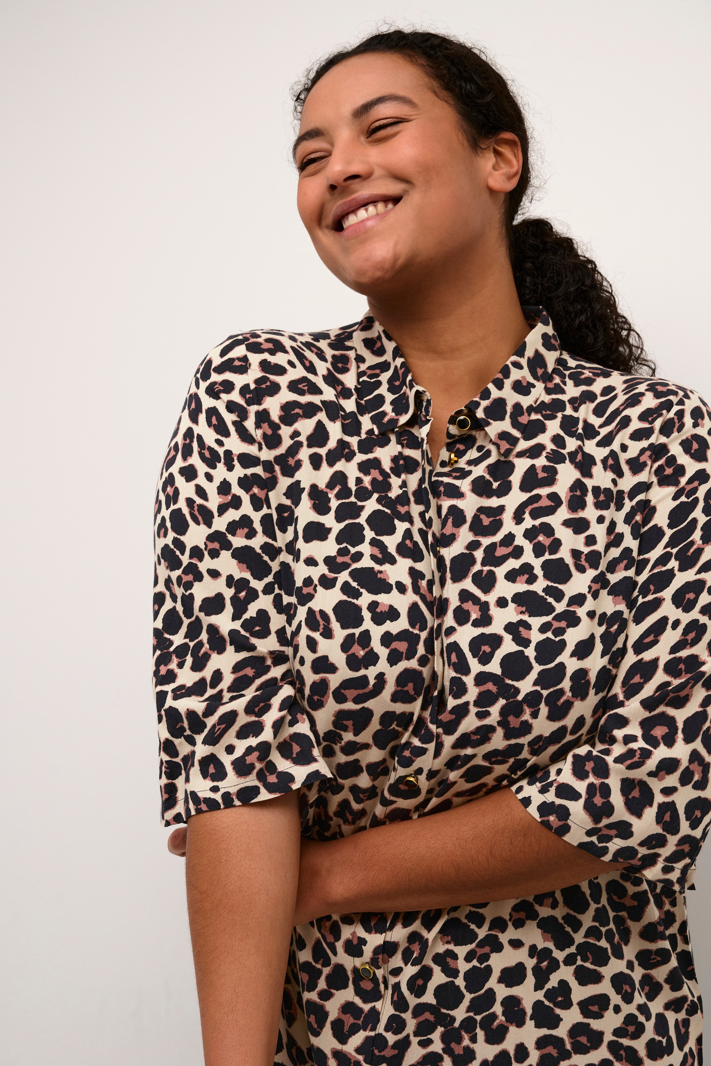 KCmirta Kleid LOOKBOOK DETAIL 10581676-104451