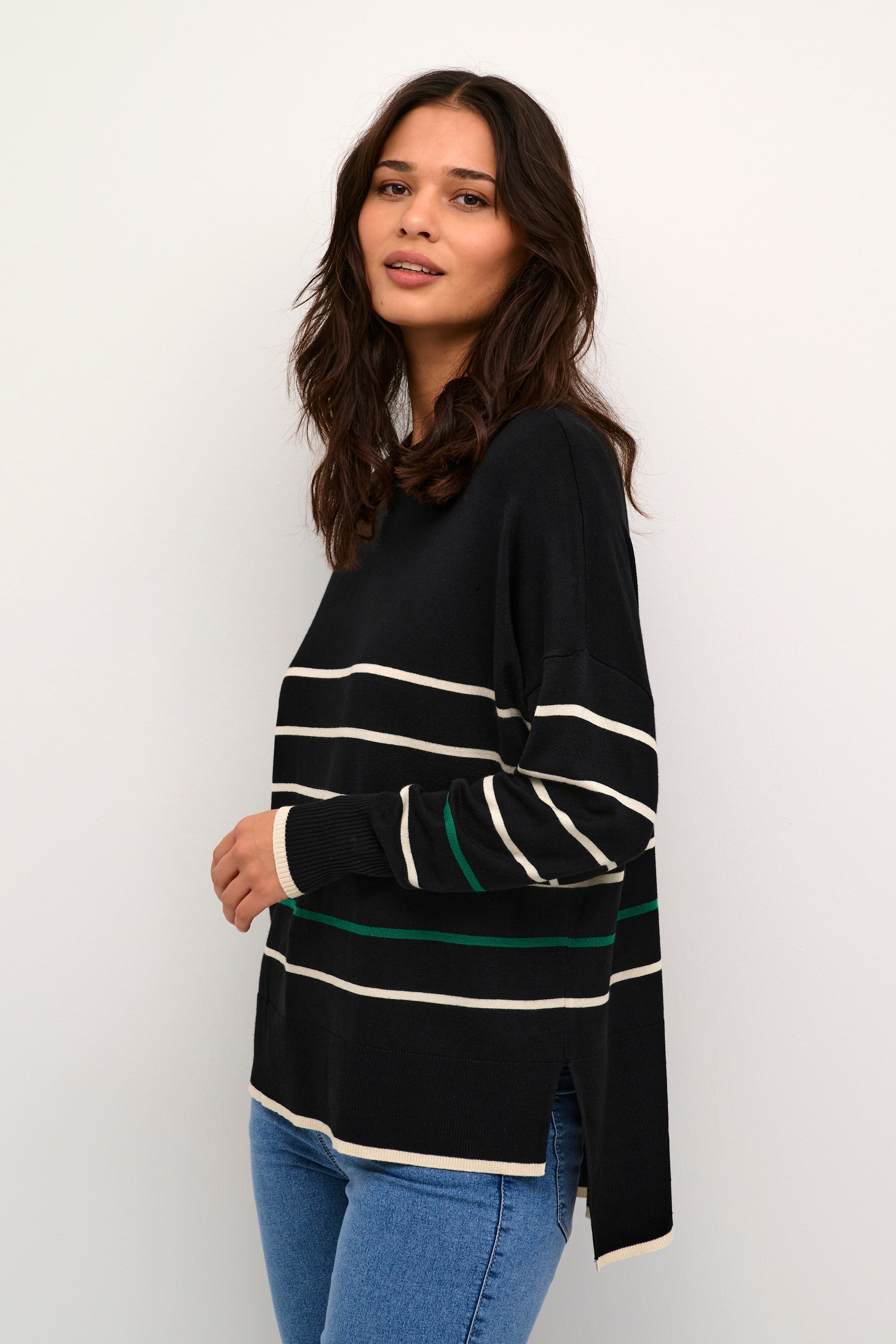 BPalona Pullover LOOKBOOK FRONT 10590386-105616B