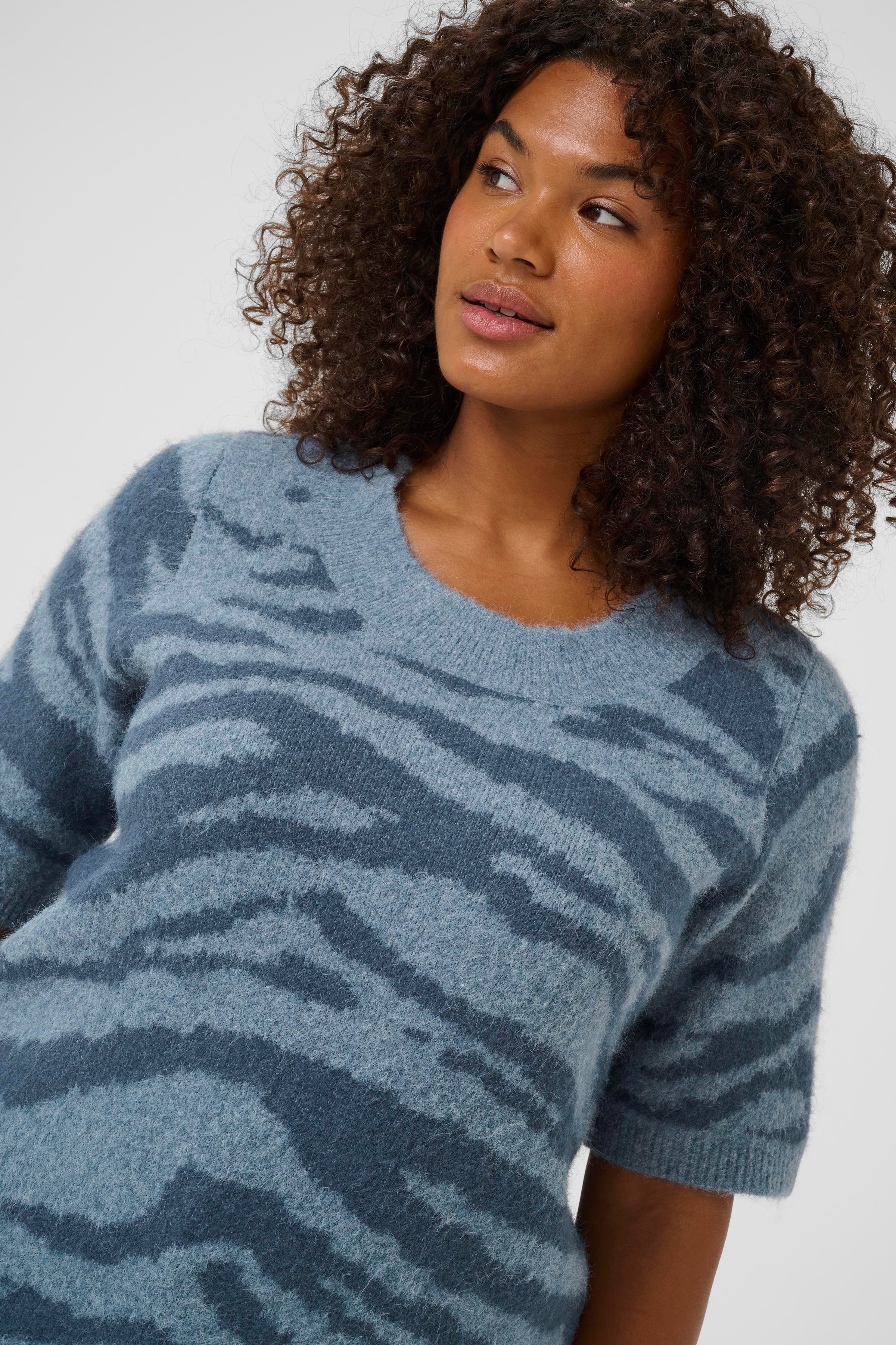 KCsandia Pullover LOOKBOOK DETAIL 10583698-108395