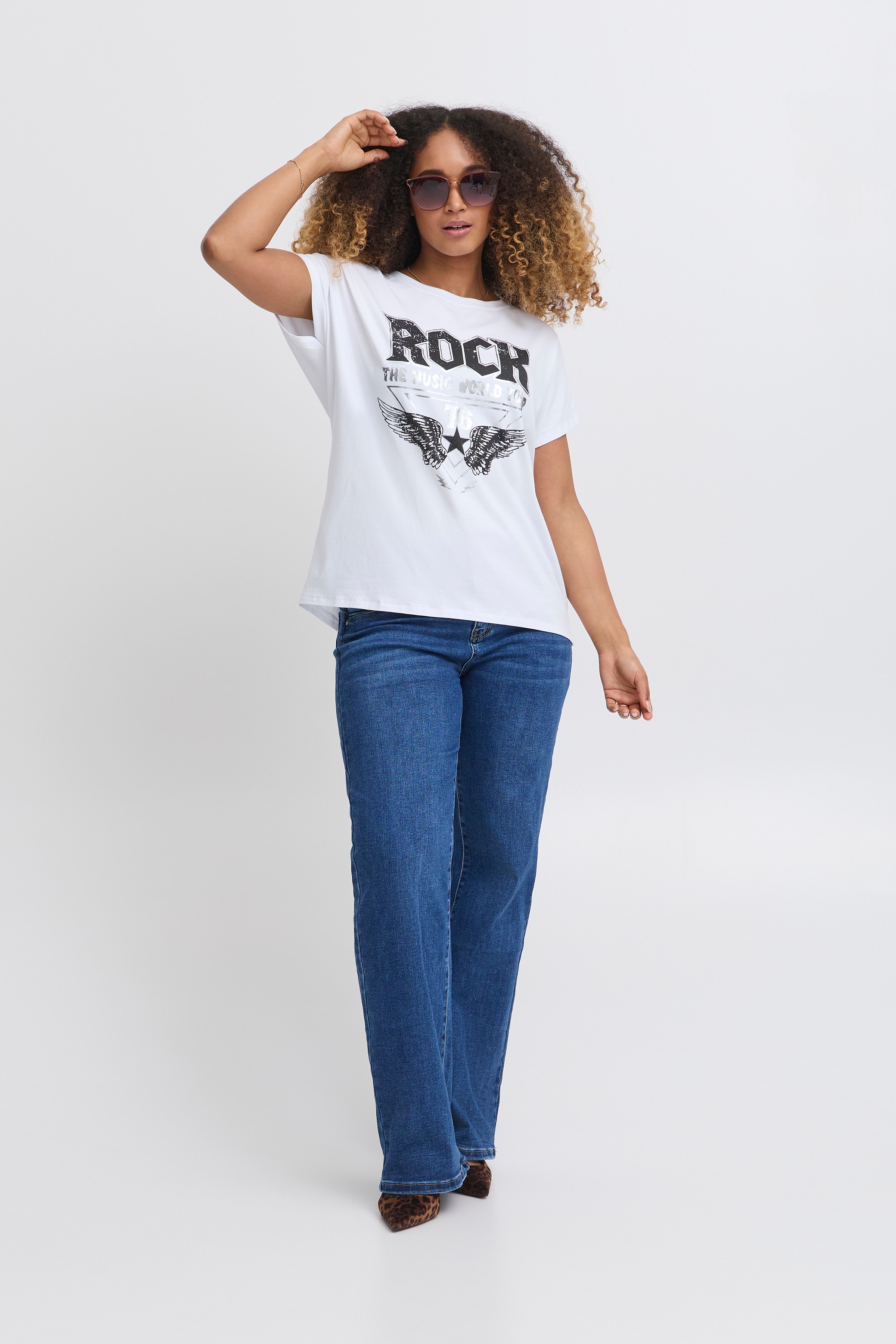 SBMUSIC Bluse LOOKBOOK FRONT 22100942-110602