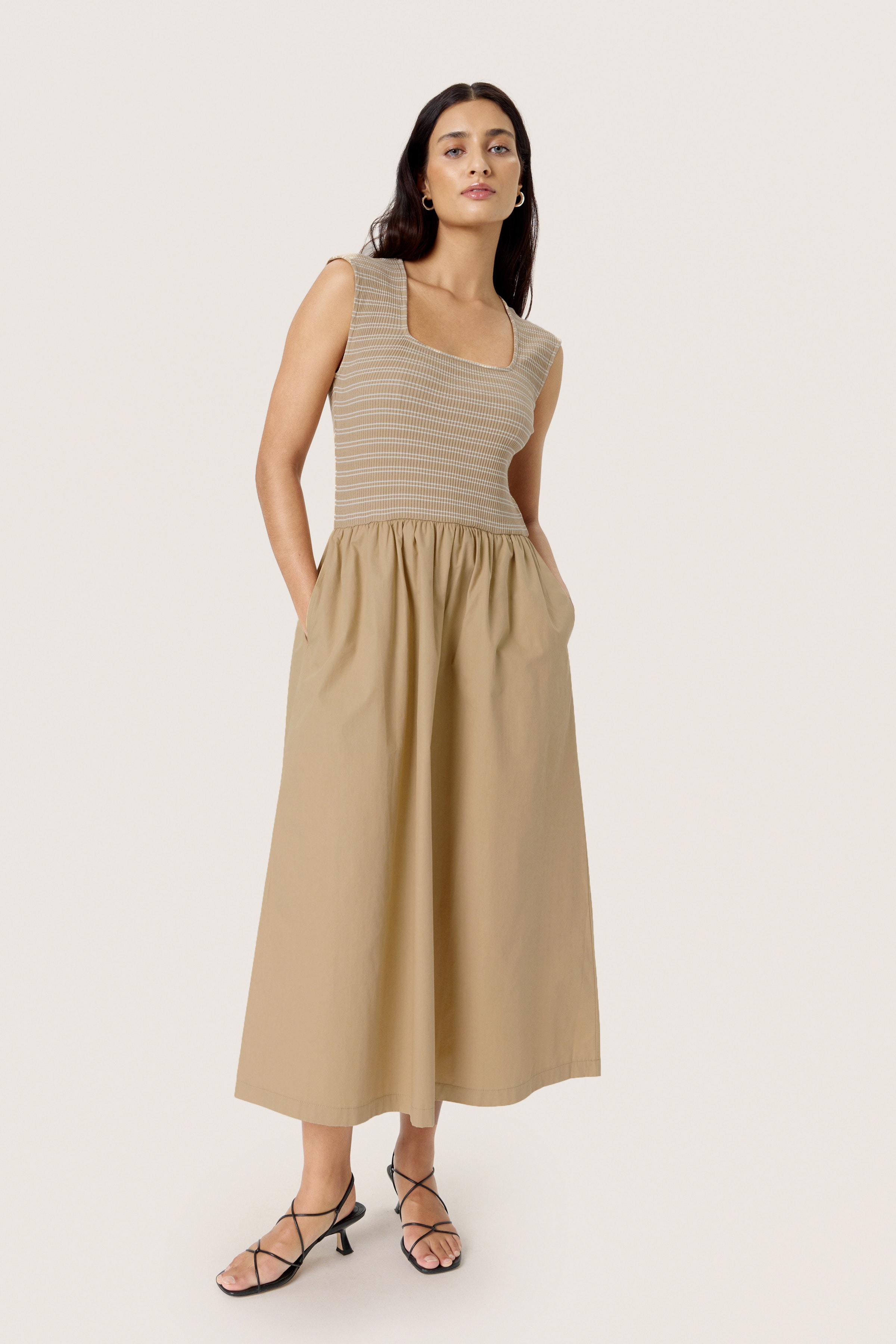 SLSimone Jurk LOOKBOOK FRONT 30408674-151114