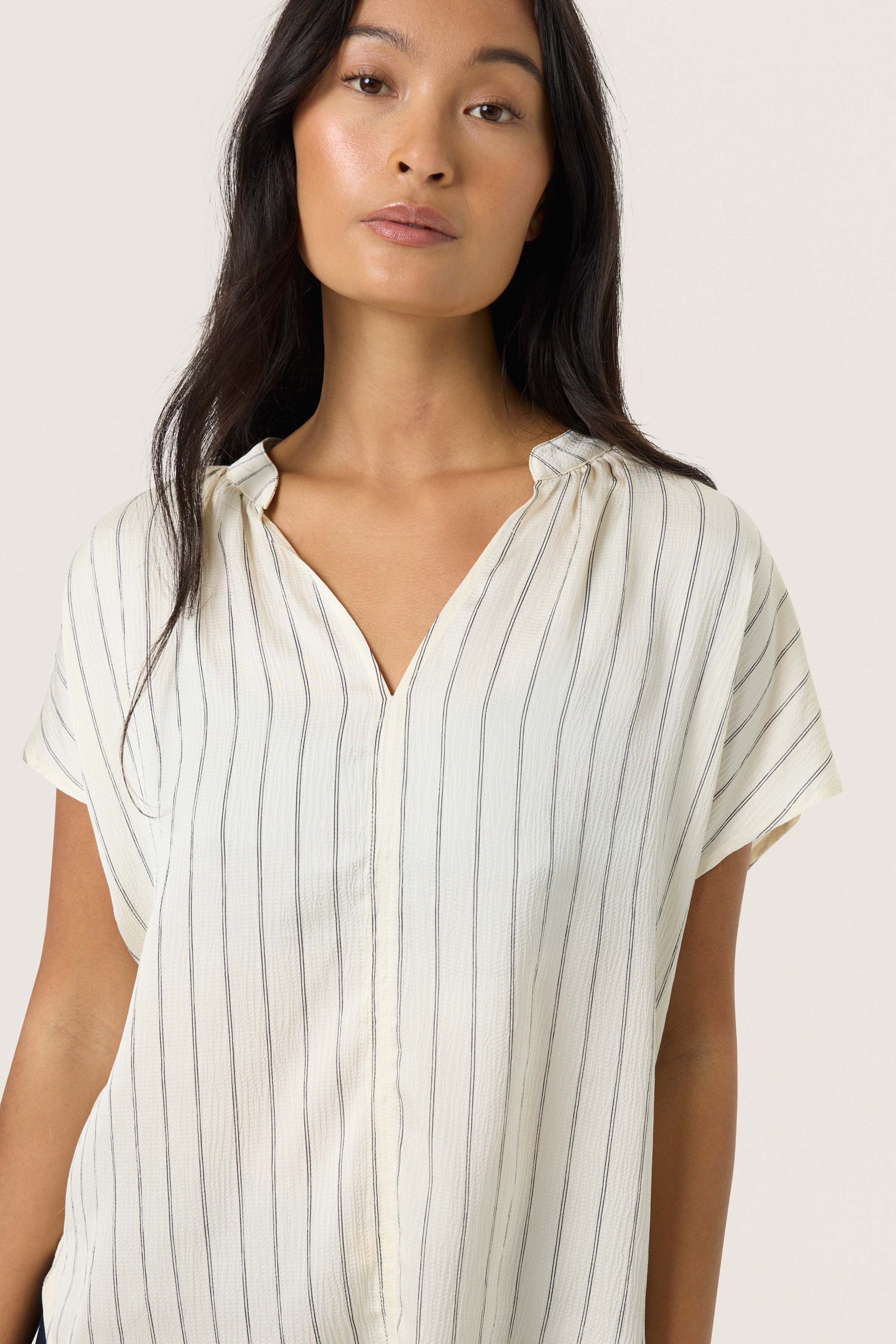 SLIoana Blouse LOOKBOOK DETAIL 30408705-303524
