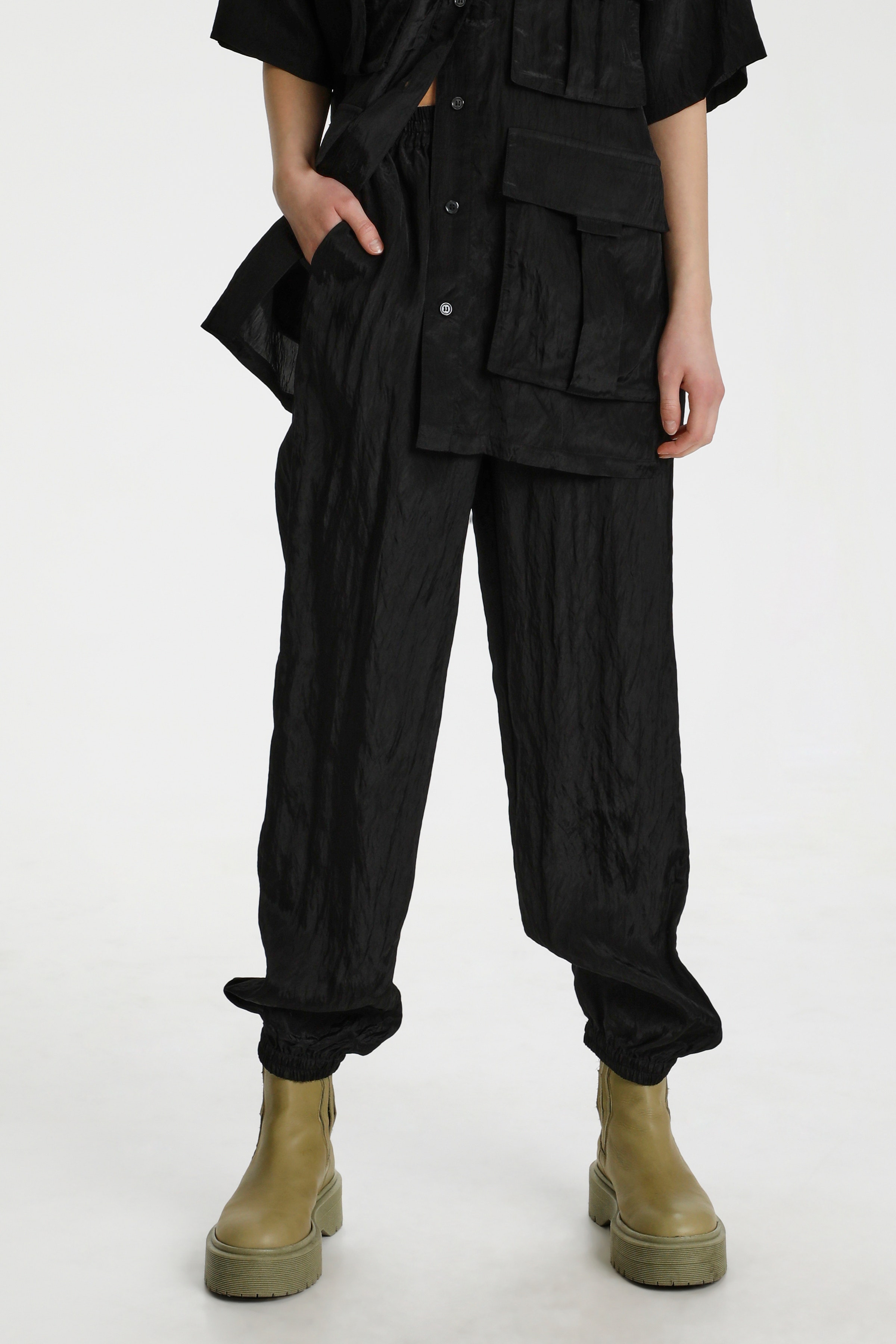 CleoGZ HW Pants LOOKBOOK FRONT 10905376-100017