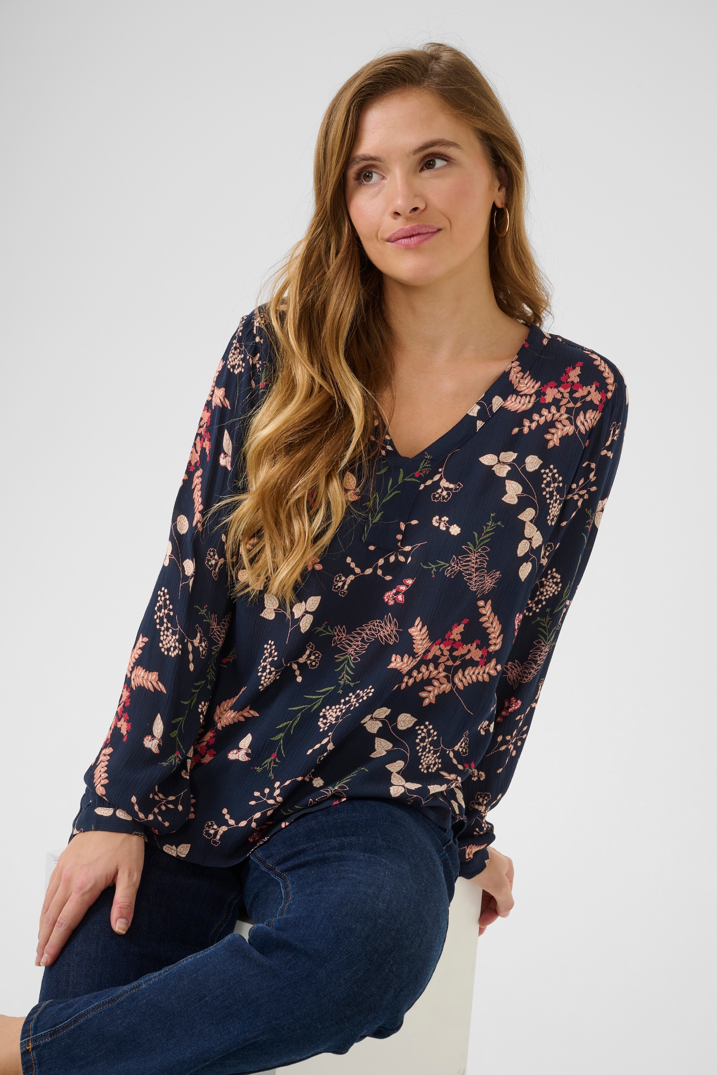 KAhelen Bluse LOOKBOOK DETAIL 10504059-52737