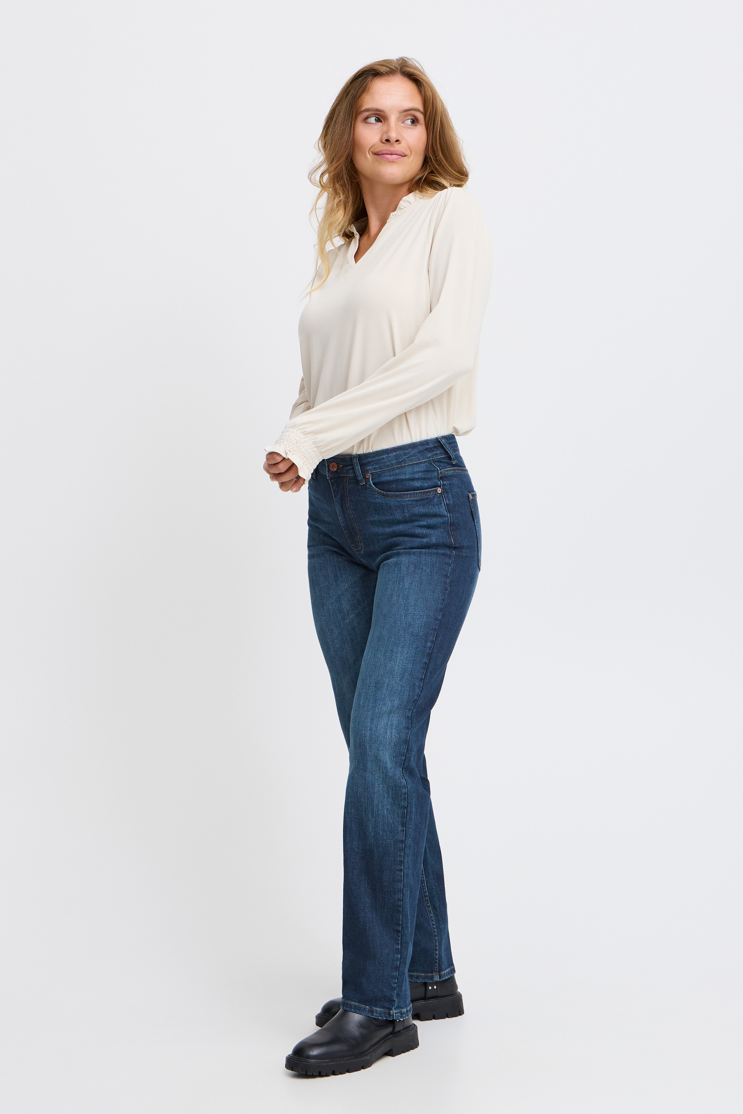 PZJOYY HW Jeans Straight Leg LOOKBOOK FRONT 50208638-200002