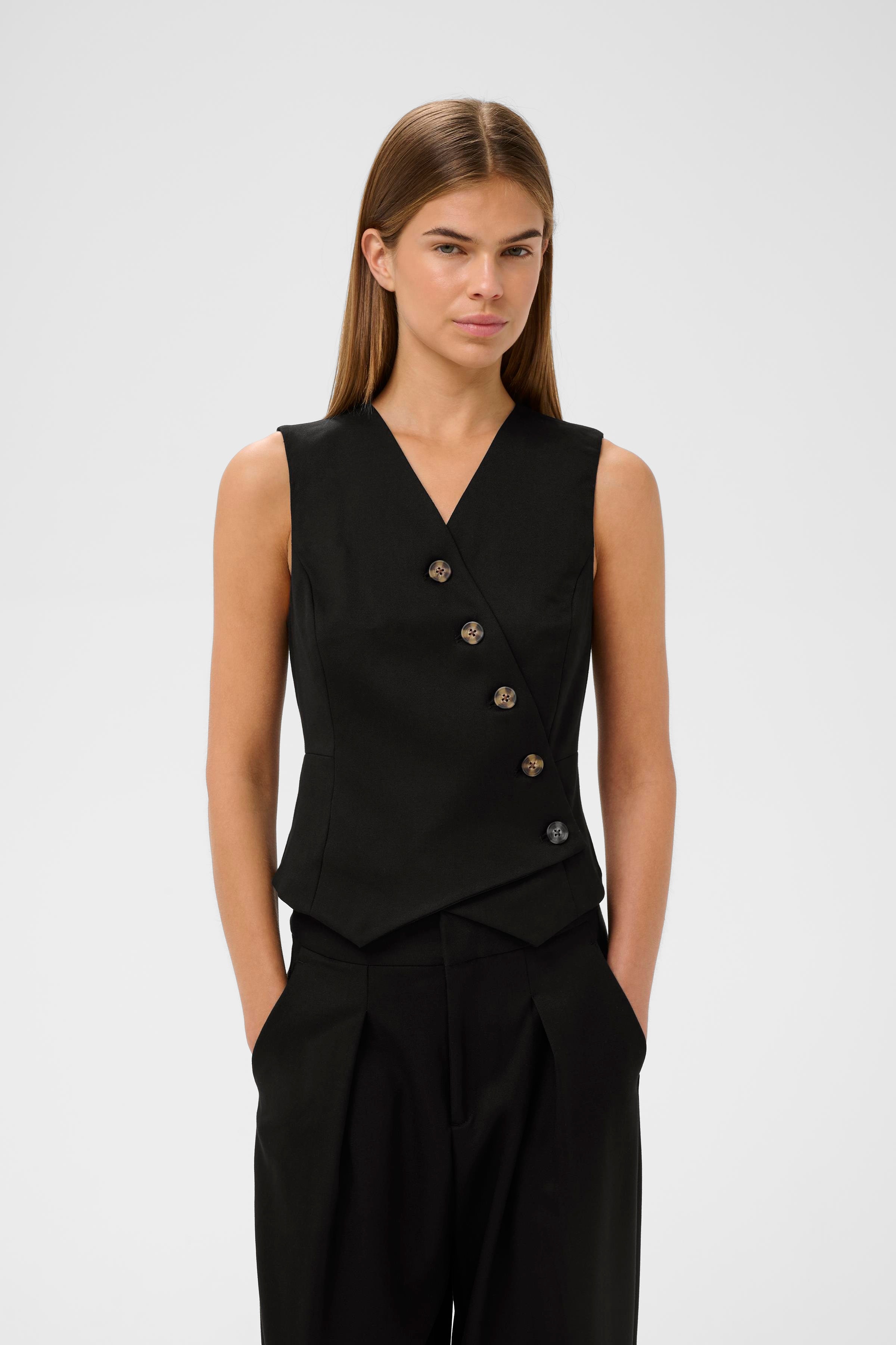 YuktaIW Vest LOOKBOOK FRONT 30111133-194008