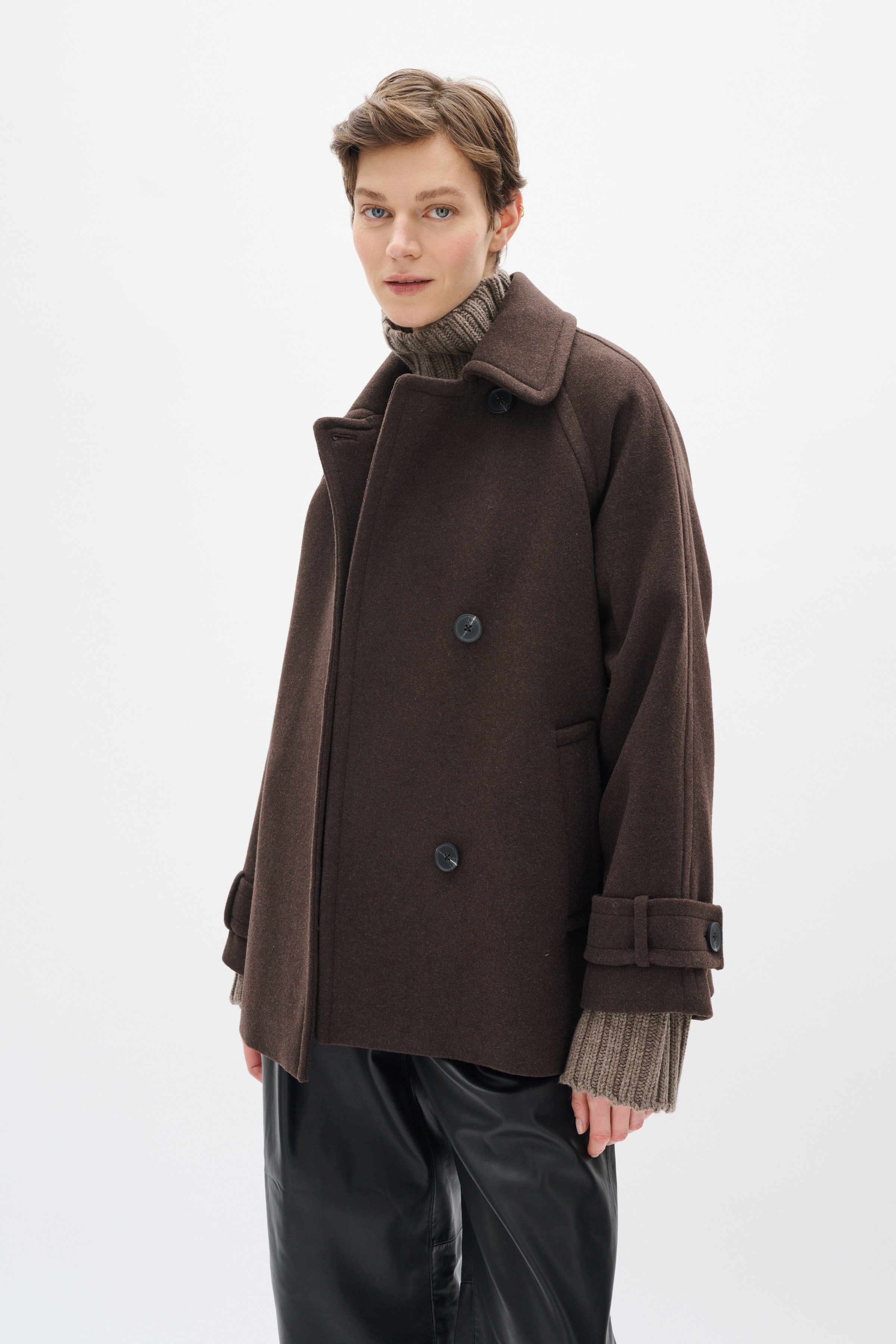 Thora Outerwear LOOKBOOK FRONT 30111082-191109