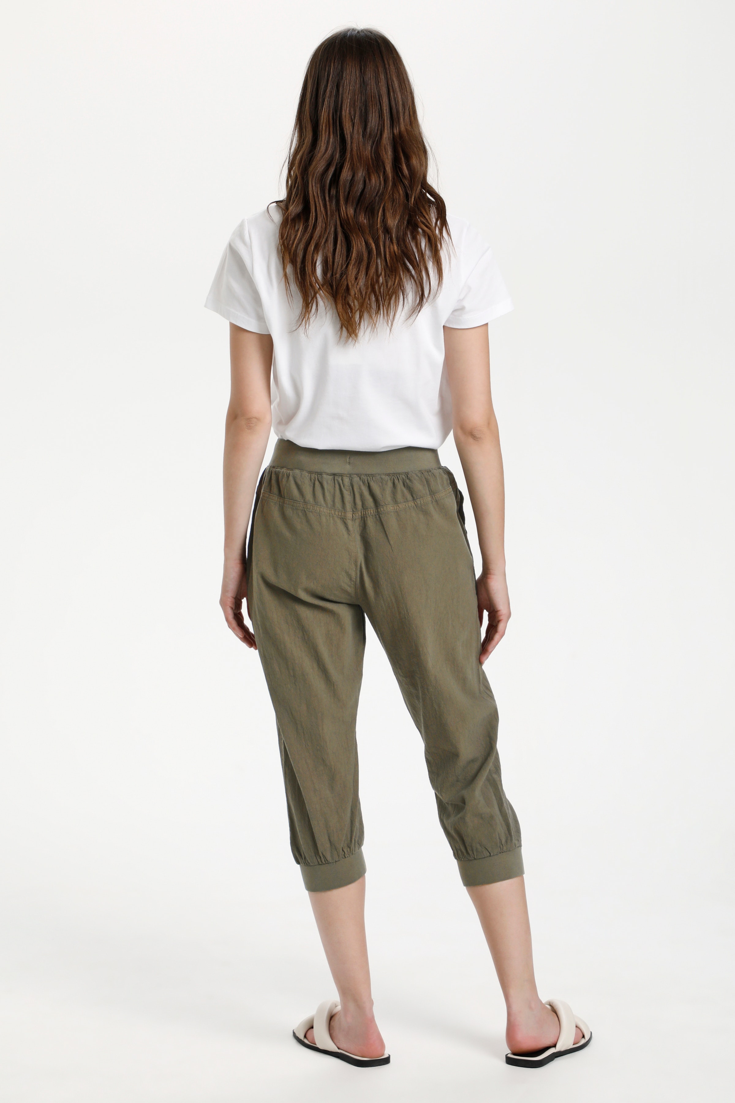 Naya Capri pants LOOKBOOK BACK 10502803-190511