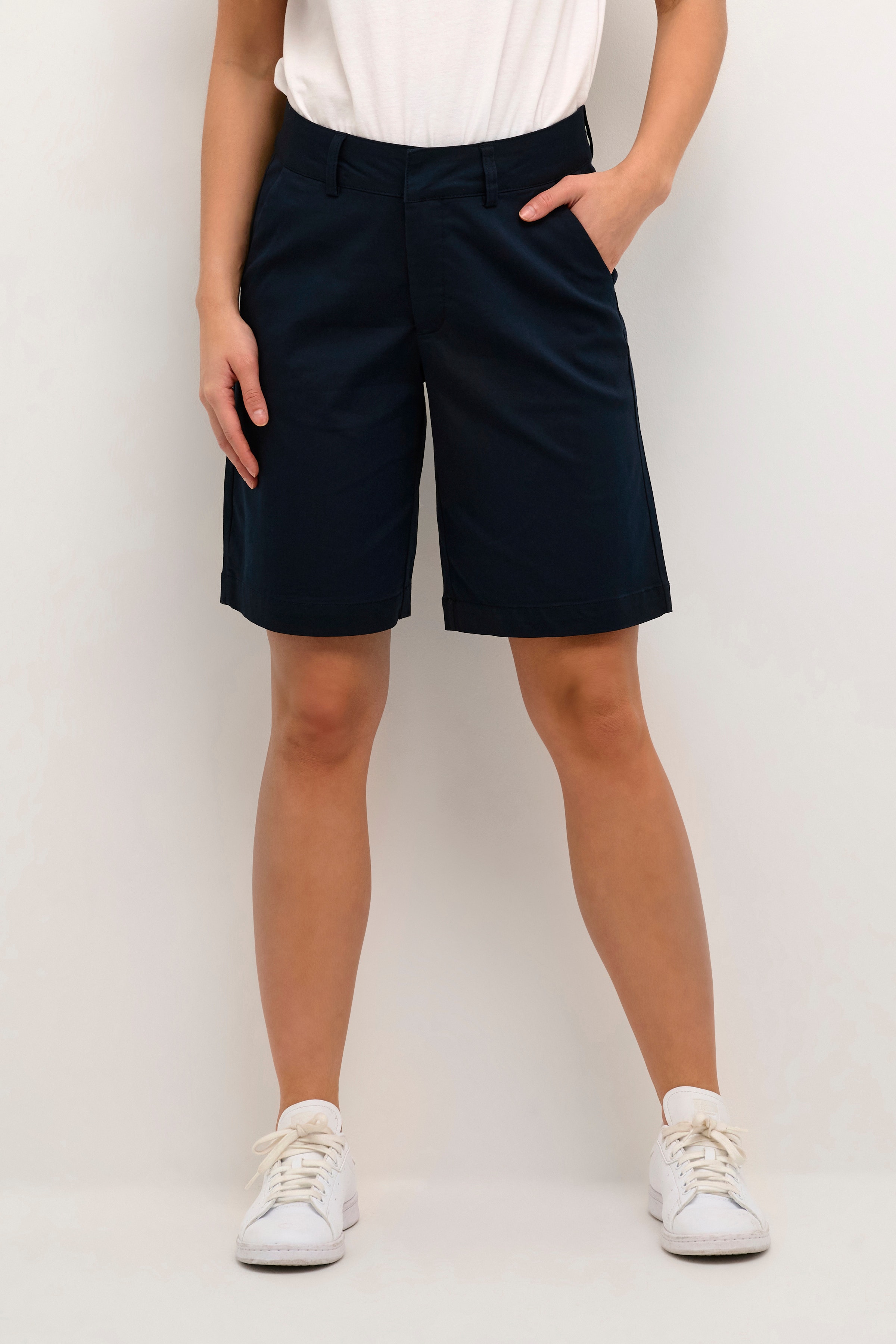 KAlea Shorts LOOKBOOK FRONT 10505457-194020