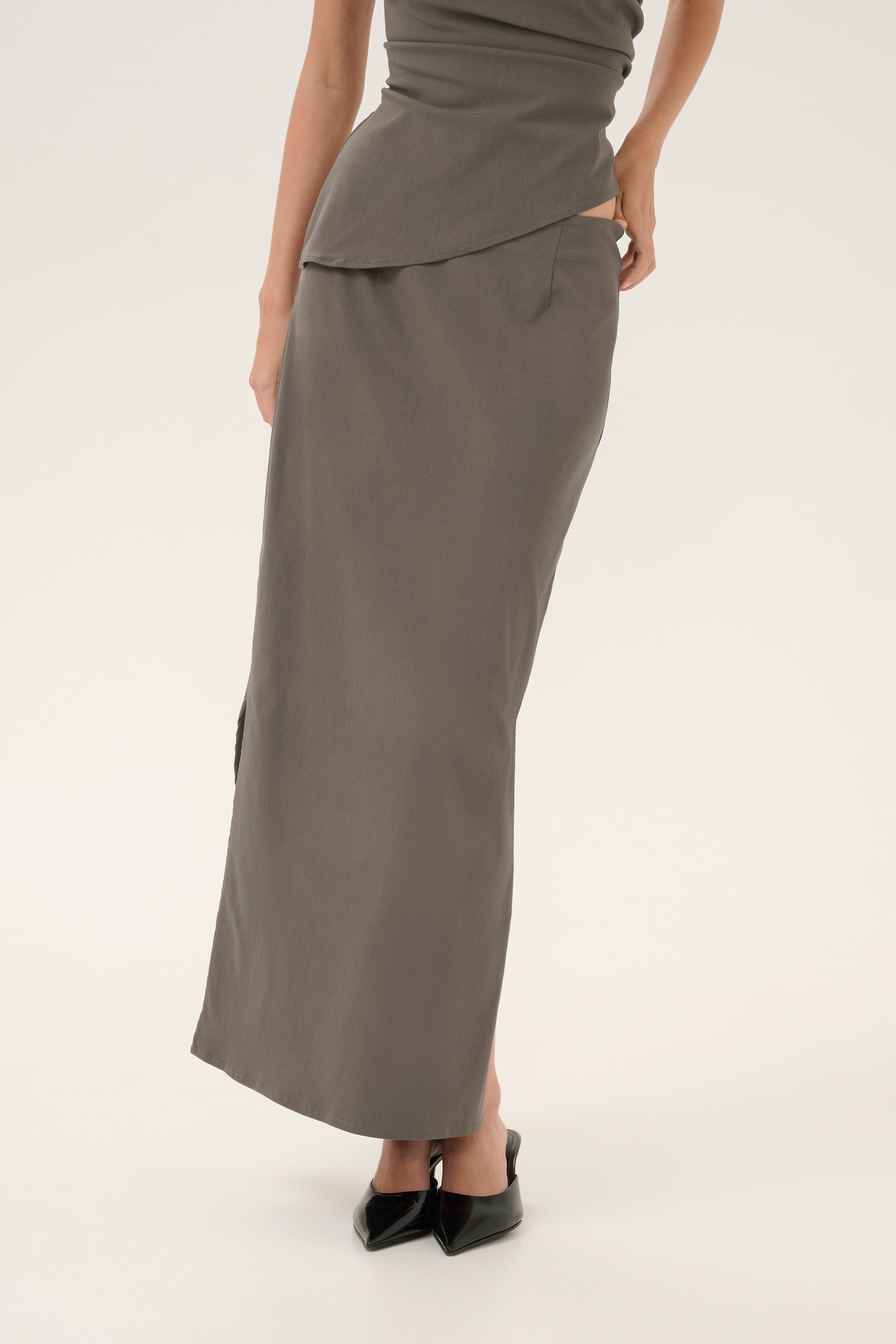 SoraMW Kjol LOOKBOOK FRONT 10705007-190810