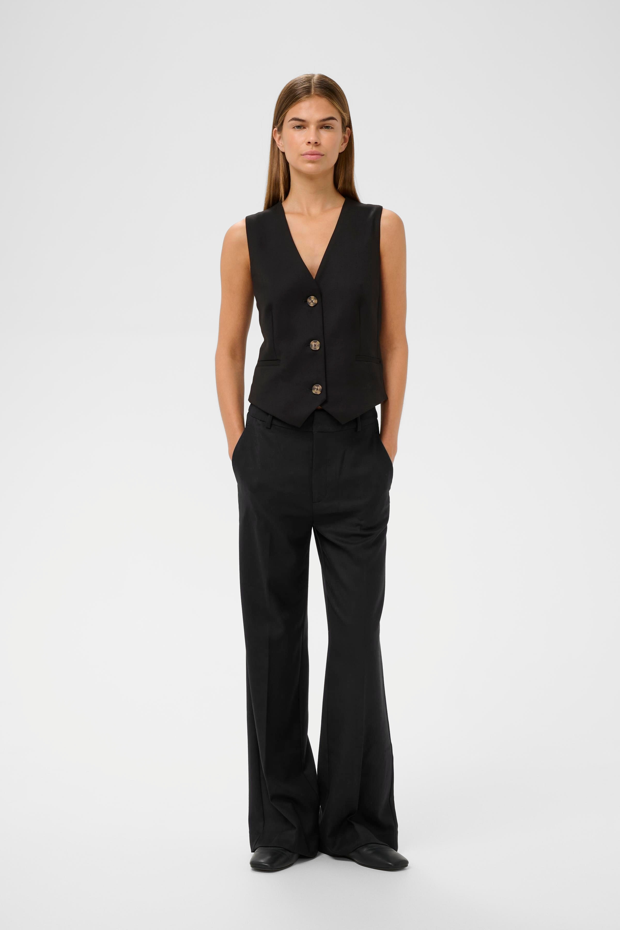 YuktaIW Bukser LOOKBOOK FRONT 30111129-194008
