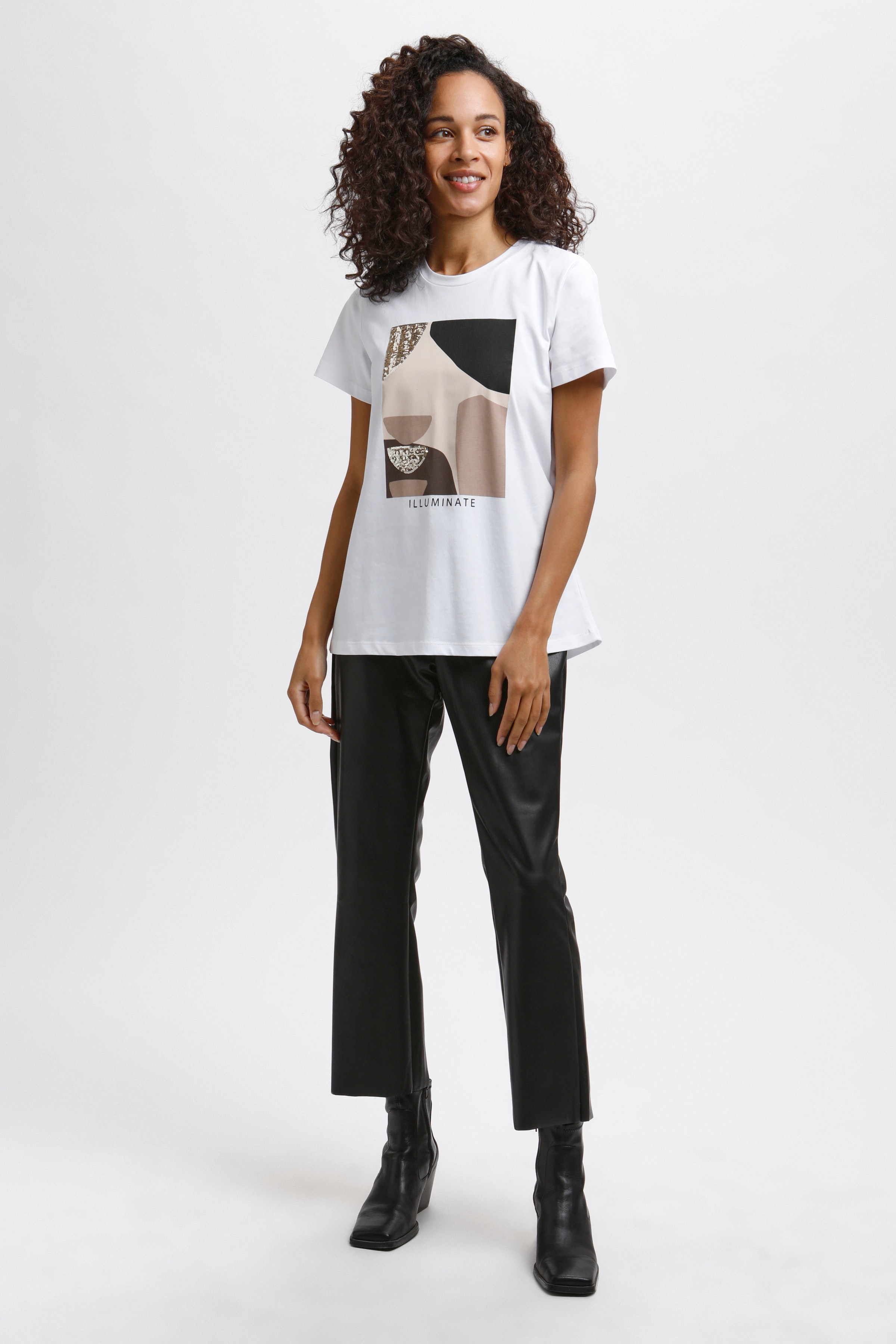 KAveraja T-shirt LOOKBOOK FRONT 10505747-110601
