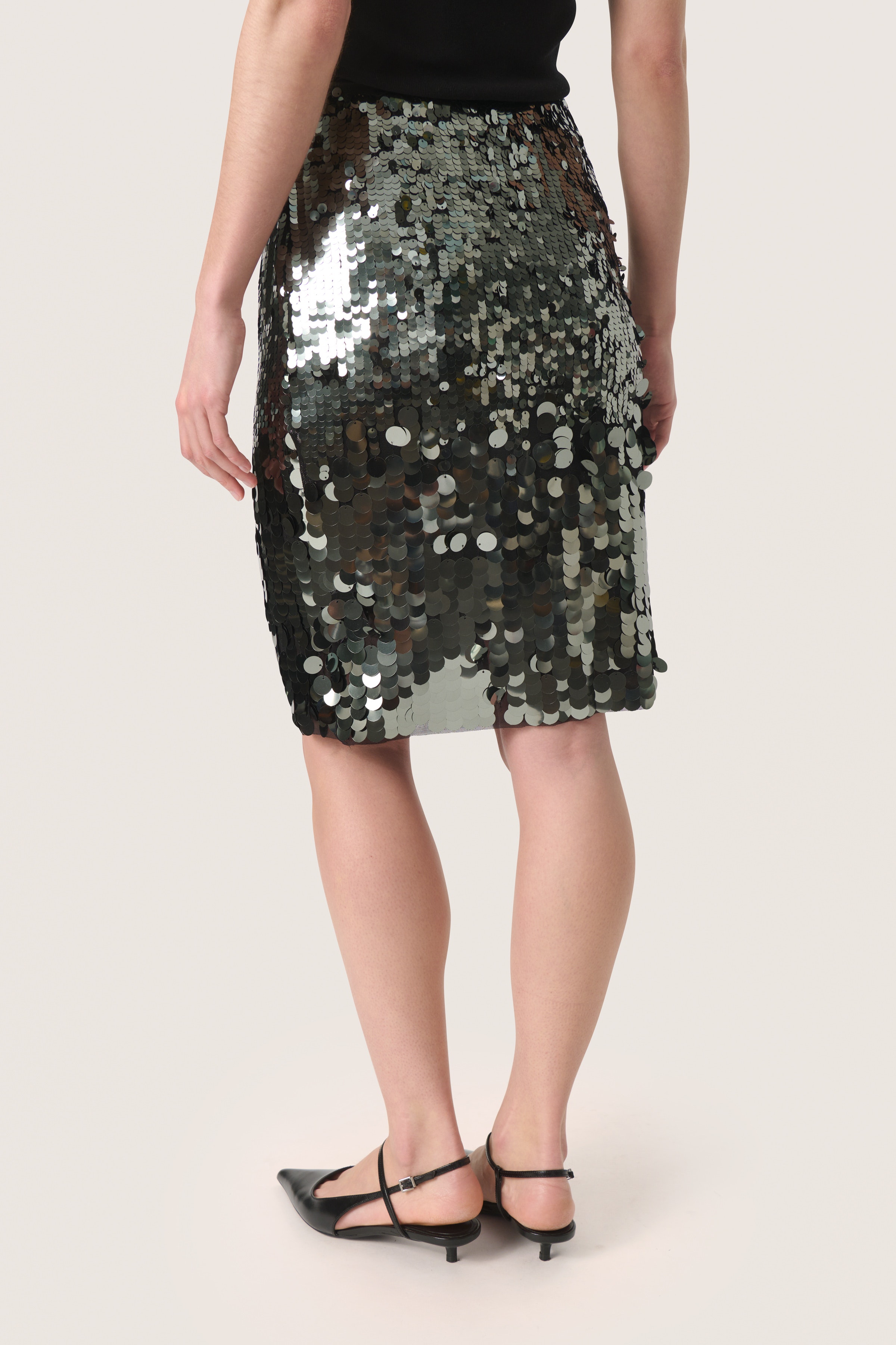 SLOttilie Sequin Skirt LOOKBOOK BACK 30407596-176206