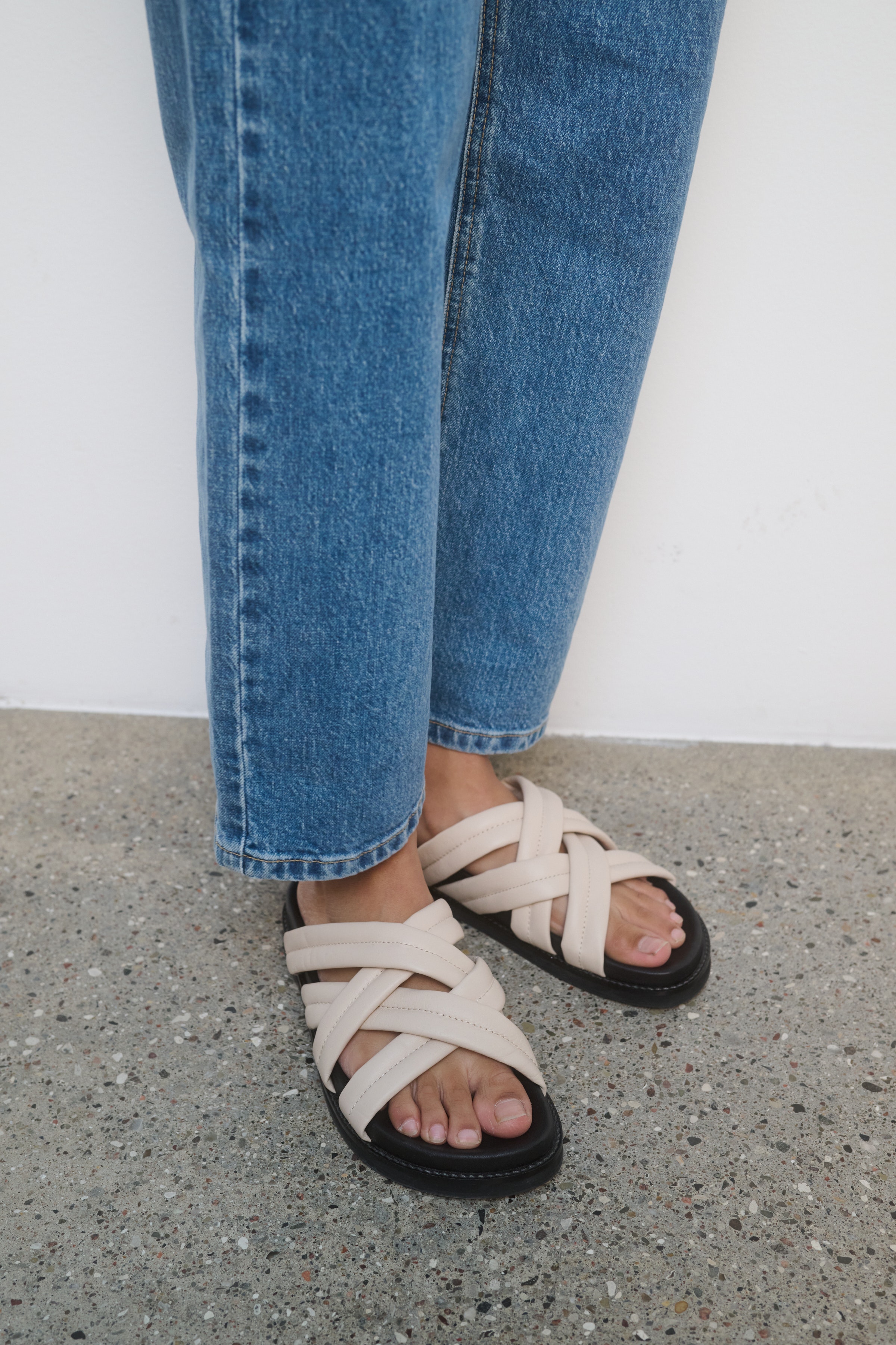 ThrixIW Sandal LOOKBOOK FRONT 30108353-120000