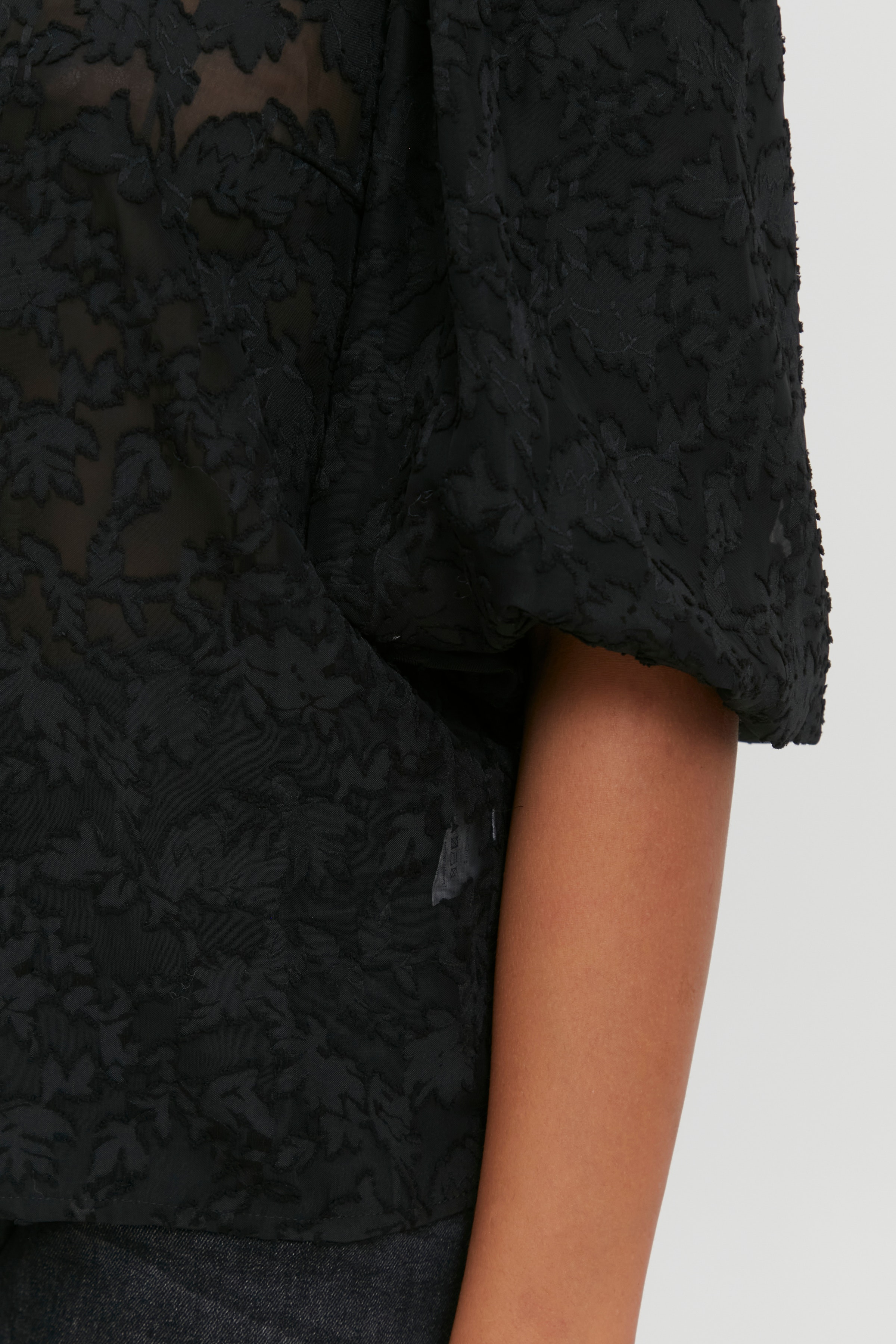 Kortærmet bluse LOOKBOOK DETAIL 50206618-193911