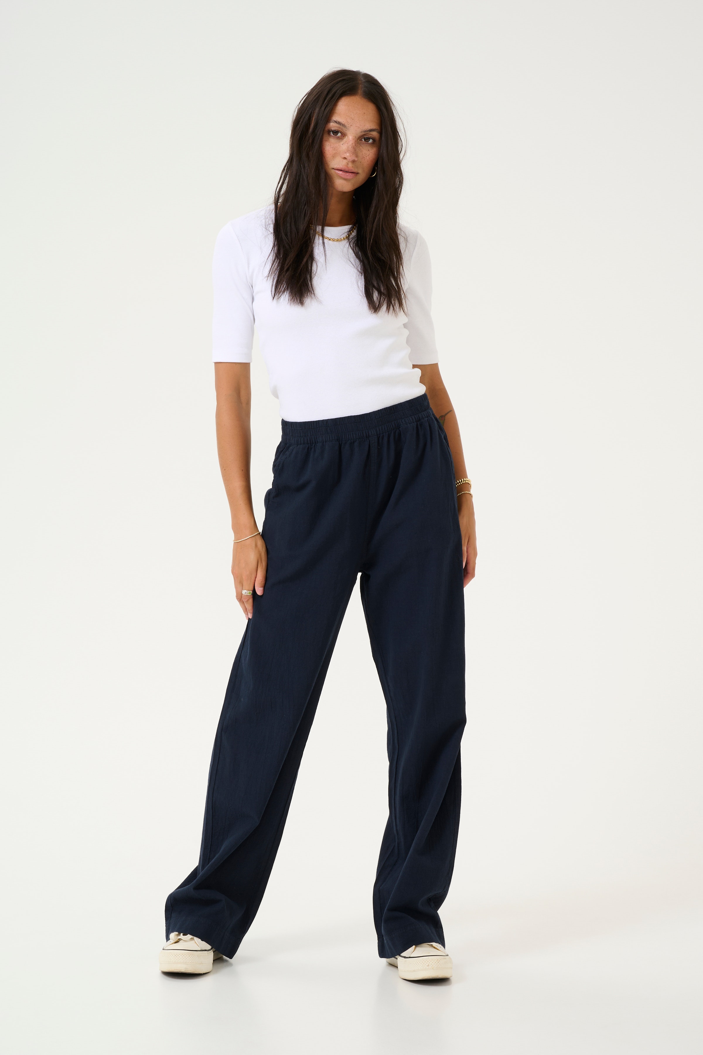 KAnaya Trousers LOOKBOOK FRONT 10507661-52737