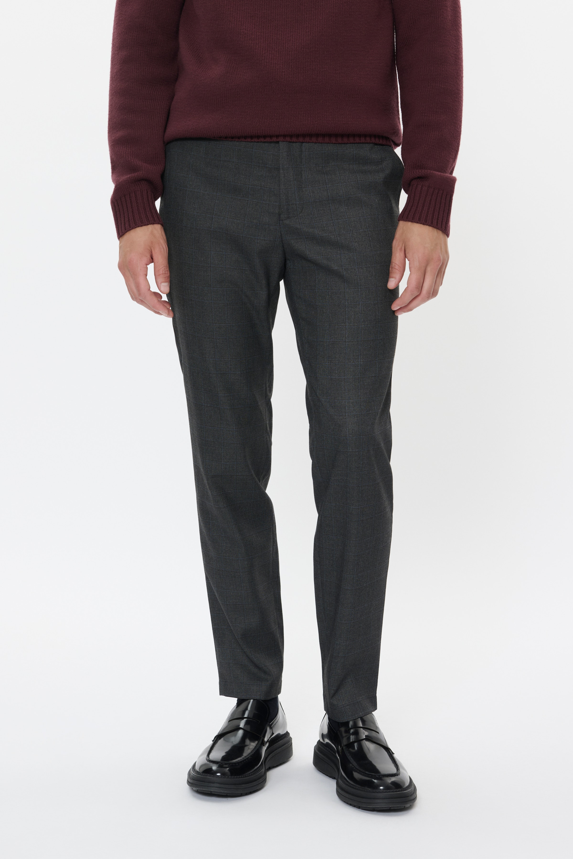 MAliam Bukser LOOKBOOK FRONT 30208715-194011