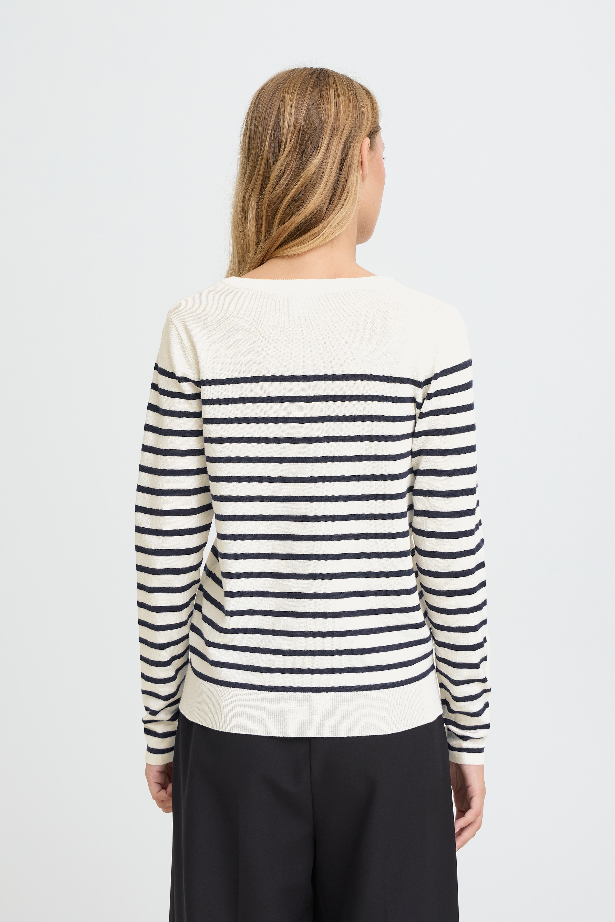 IHLULS V-Neck Pullover LOOKBOOK BACK 20125815-900006937