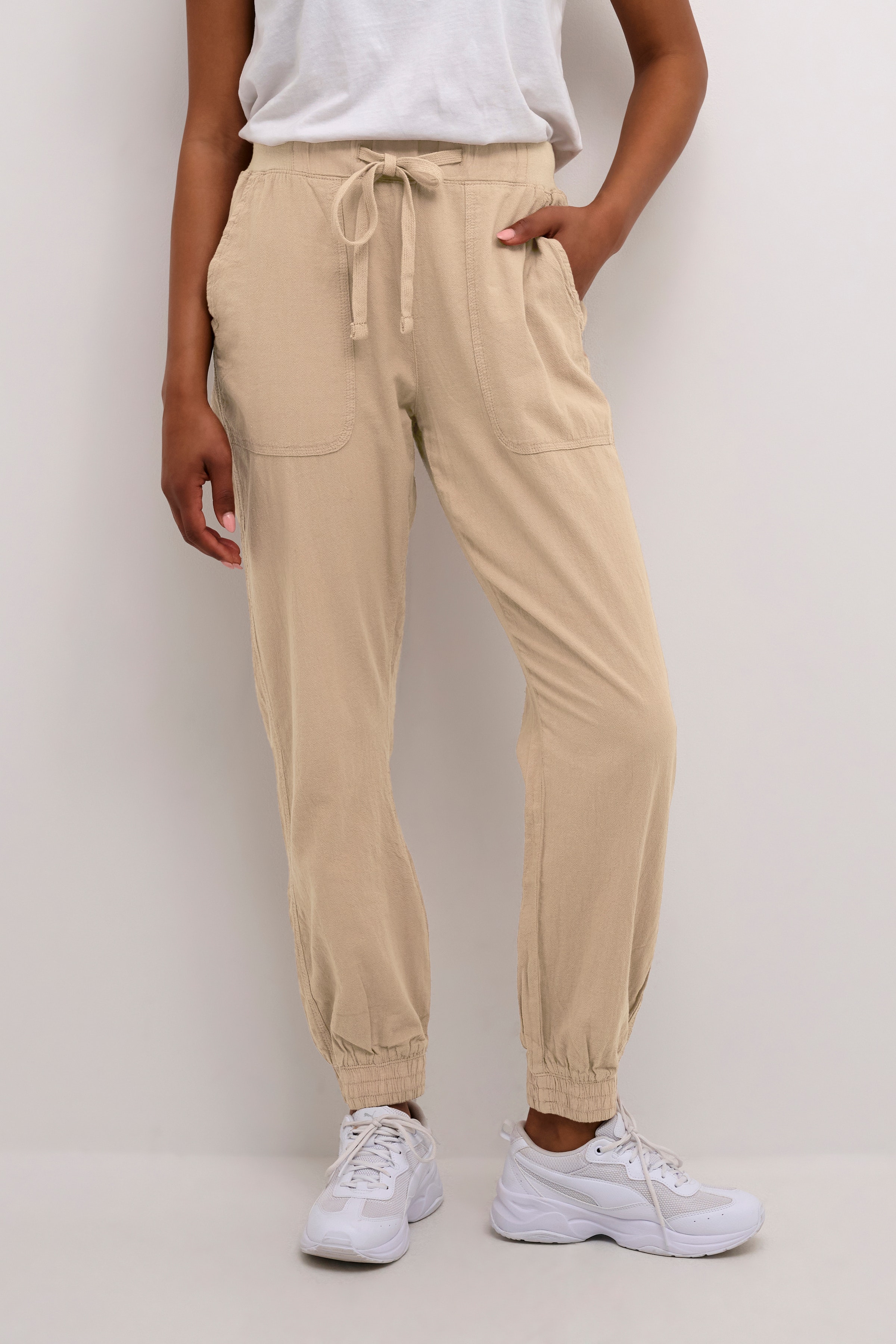 KAnaya Trousers LOOKBOOK FRONT 10505397-101239