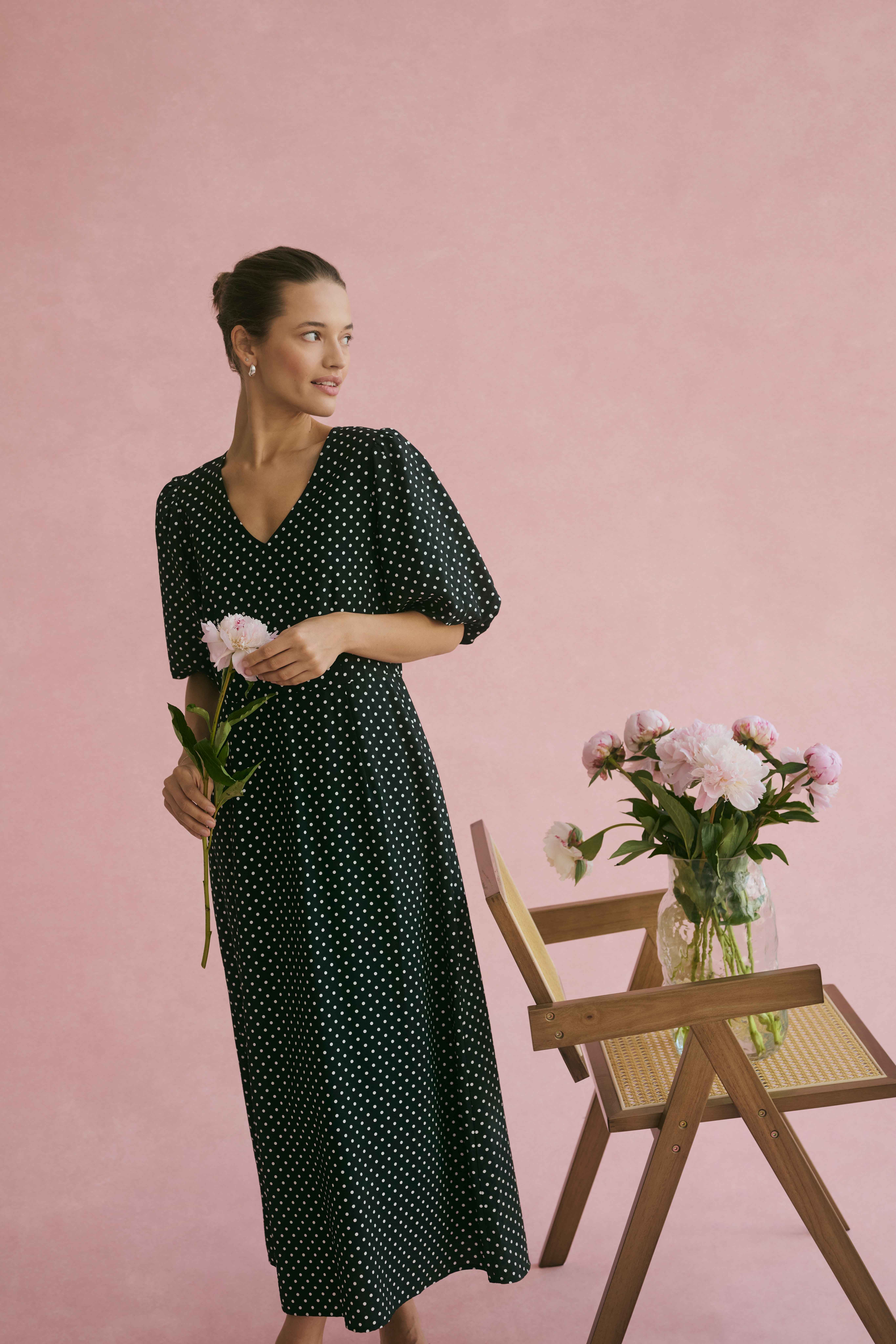 KAgwen Kleid LOCATION NONE 10510344-107967