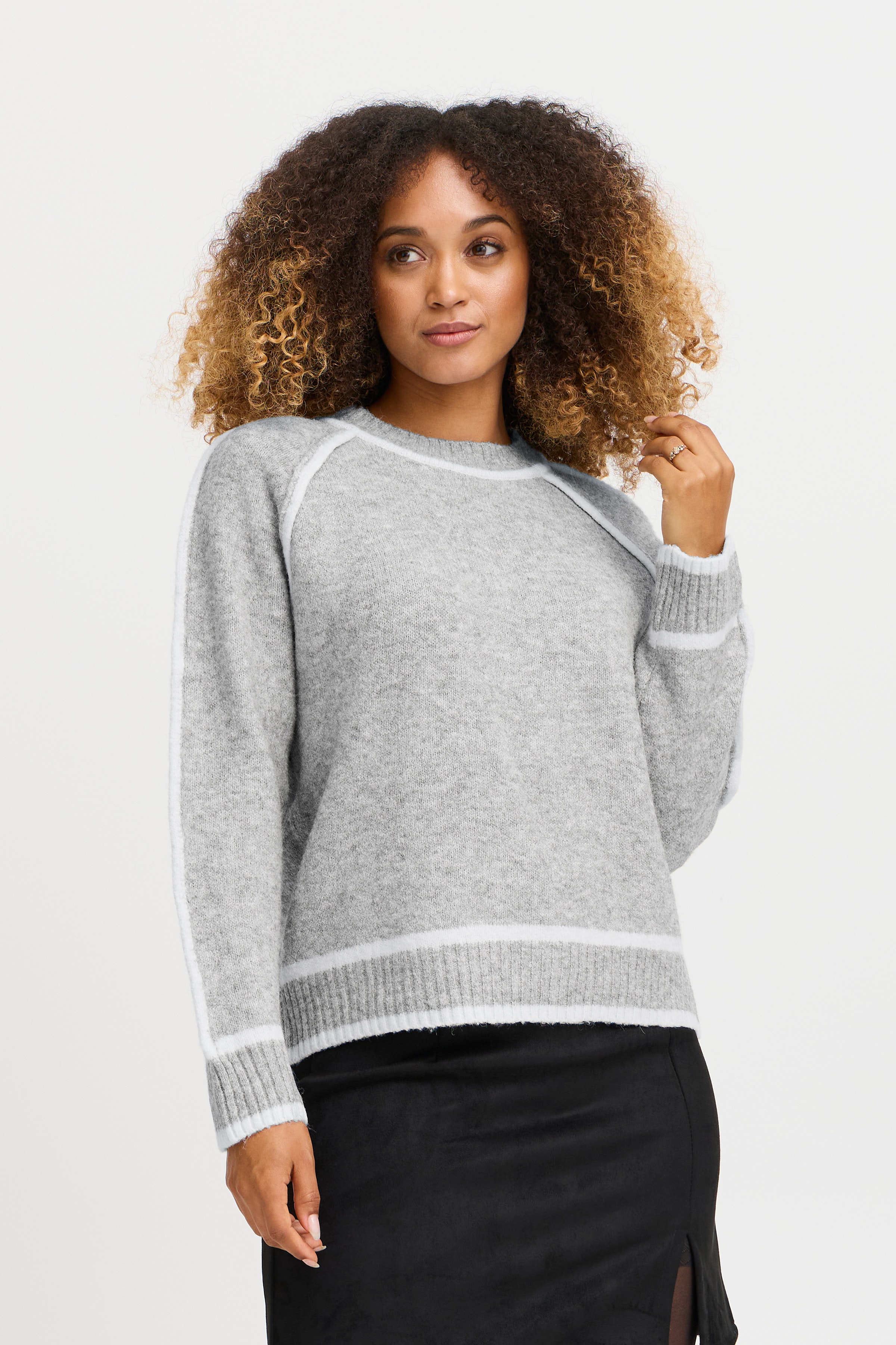 SBMILAN Pullover LOOKBOOK FRONT 22100836-203619